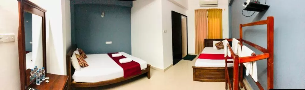 Bed in Yal's Town Inn