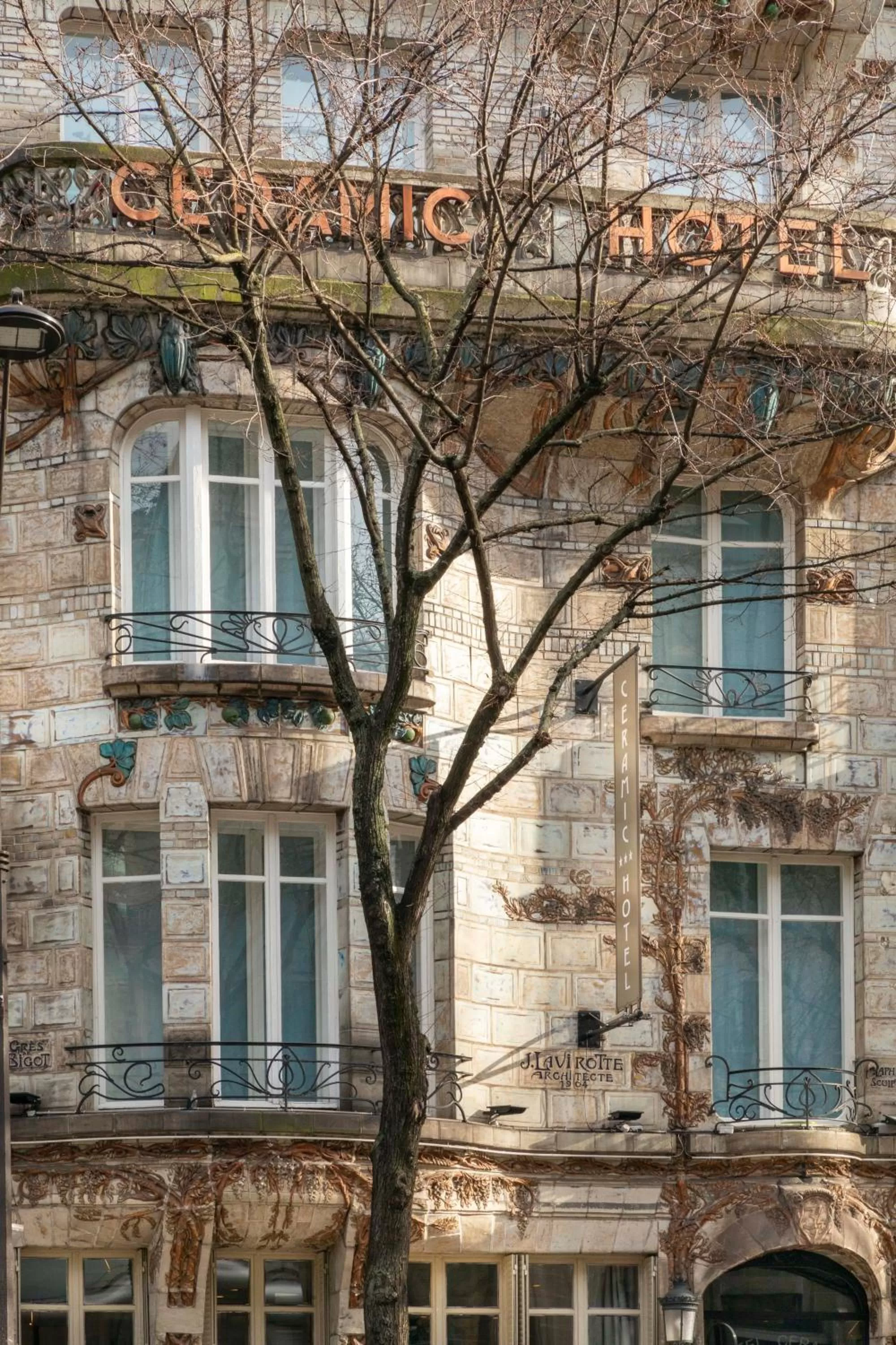 Property building in Elysées Ceramic