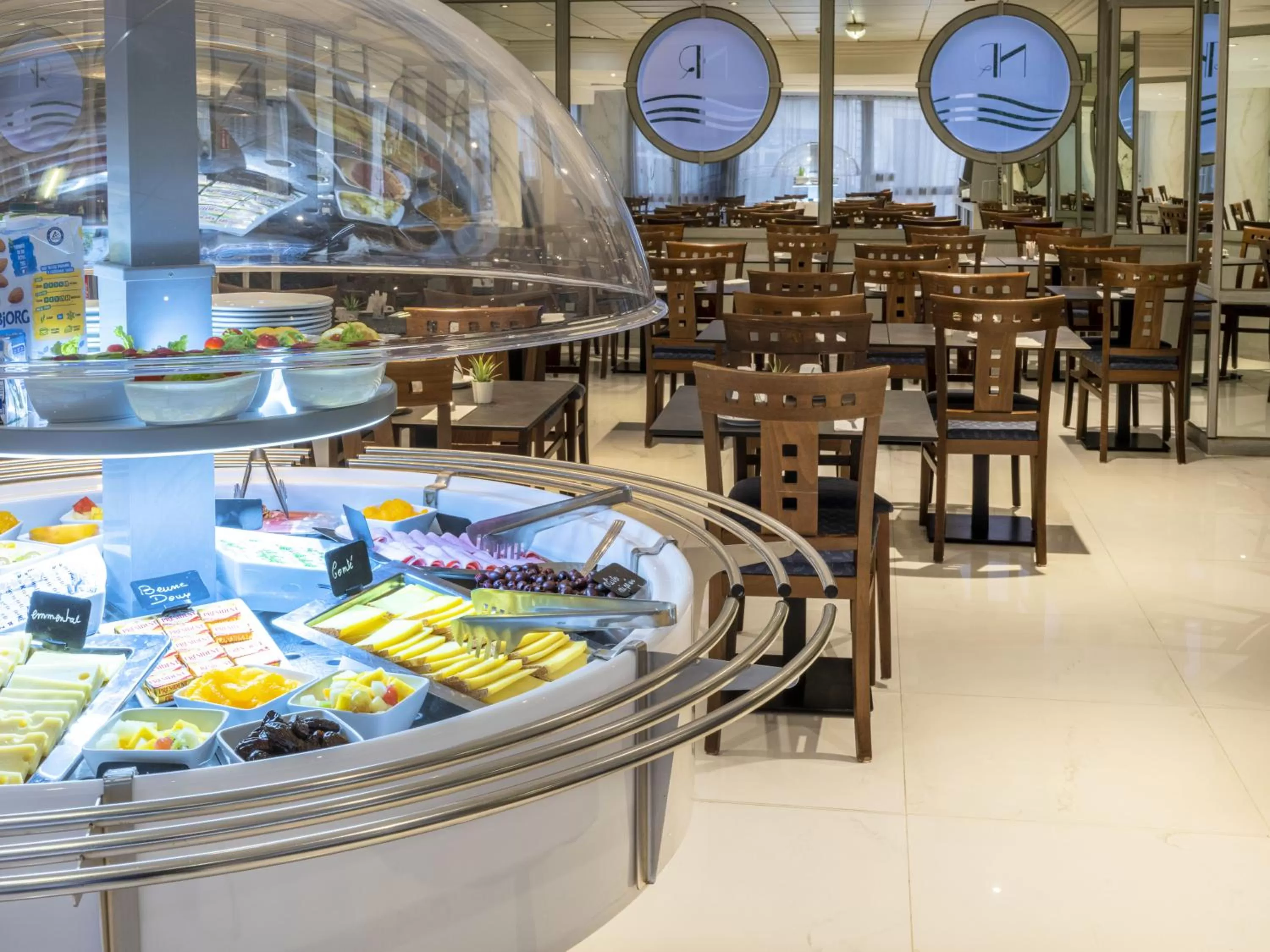 Restaurant/places to eat in Hotel Nice Riviera