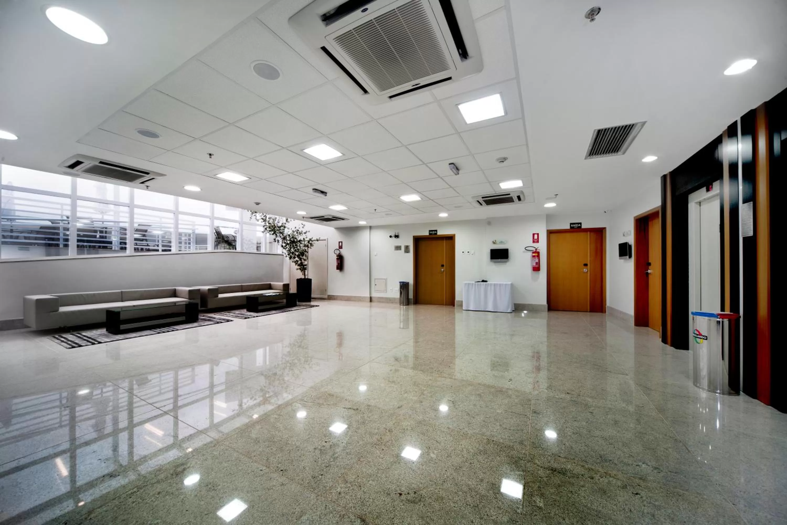 Lobby or reception in Quality Hotel Vitória