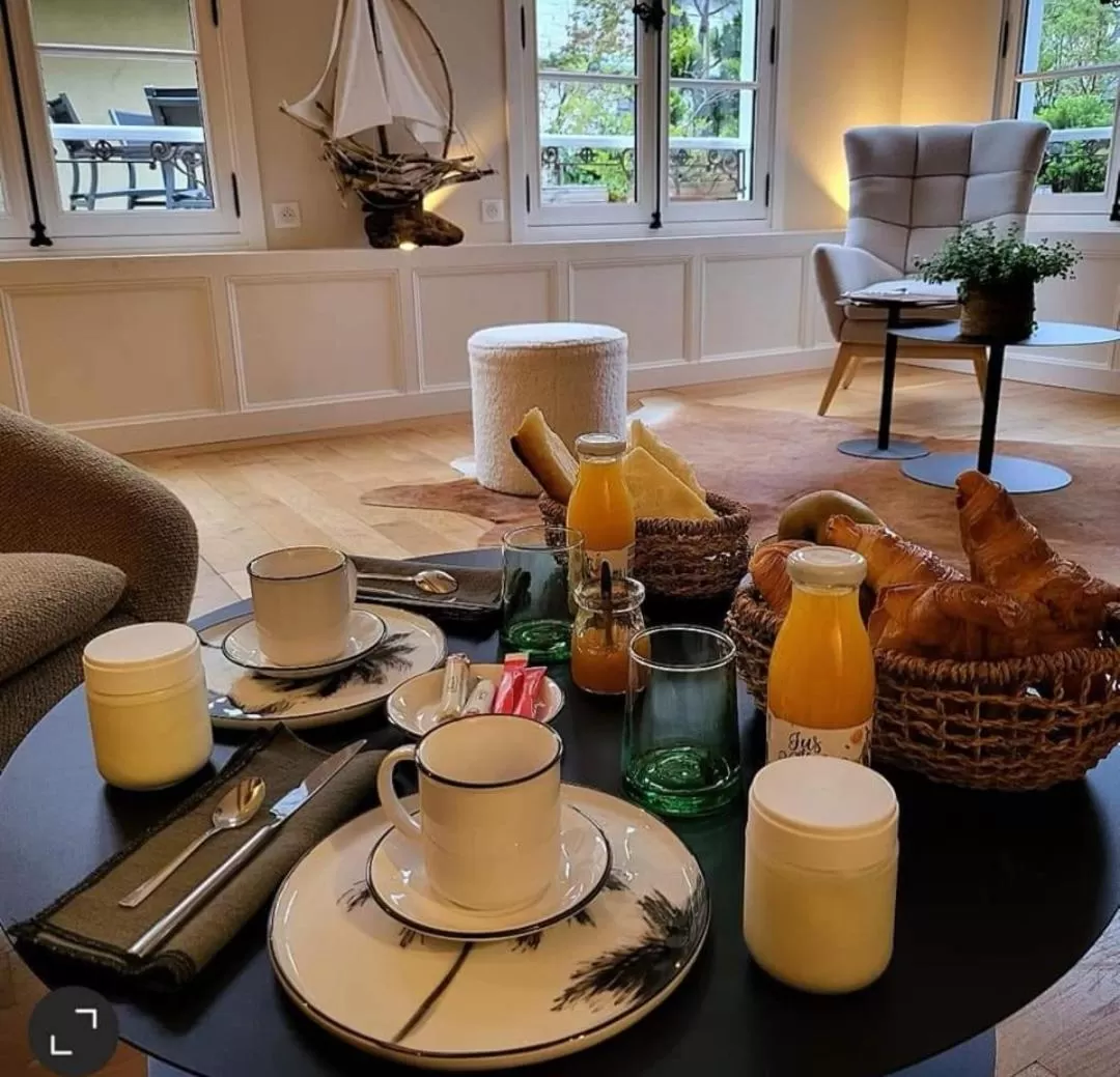 Breakfast in Maison d'hôtes du Jardin