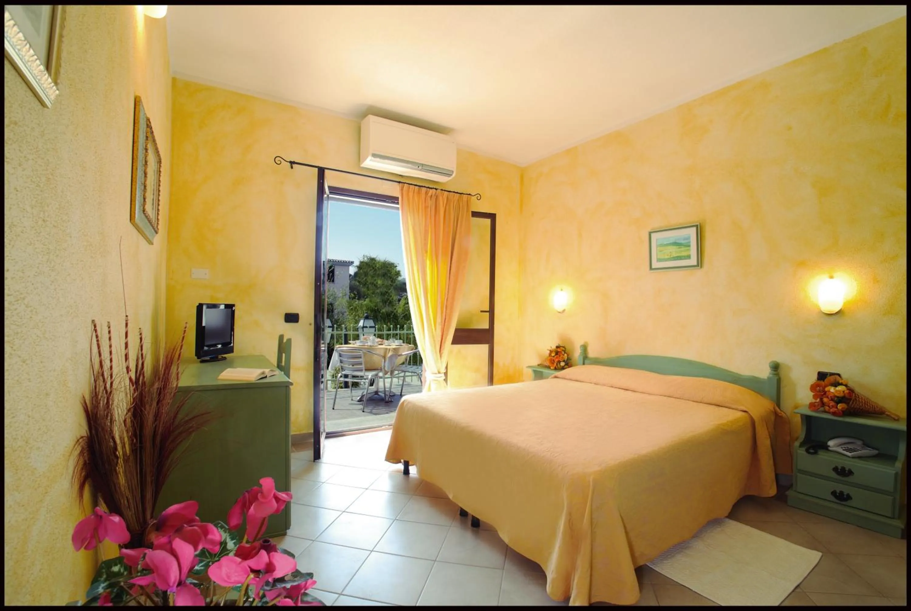 Bedroom, Bed in Albergo Residenziale Gli Ontani