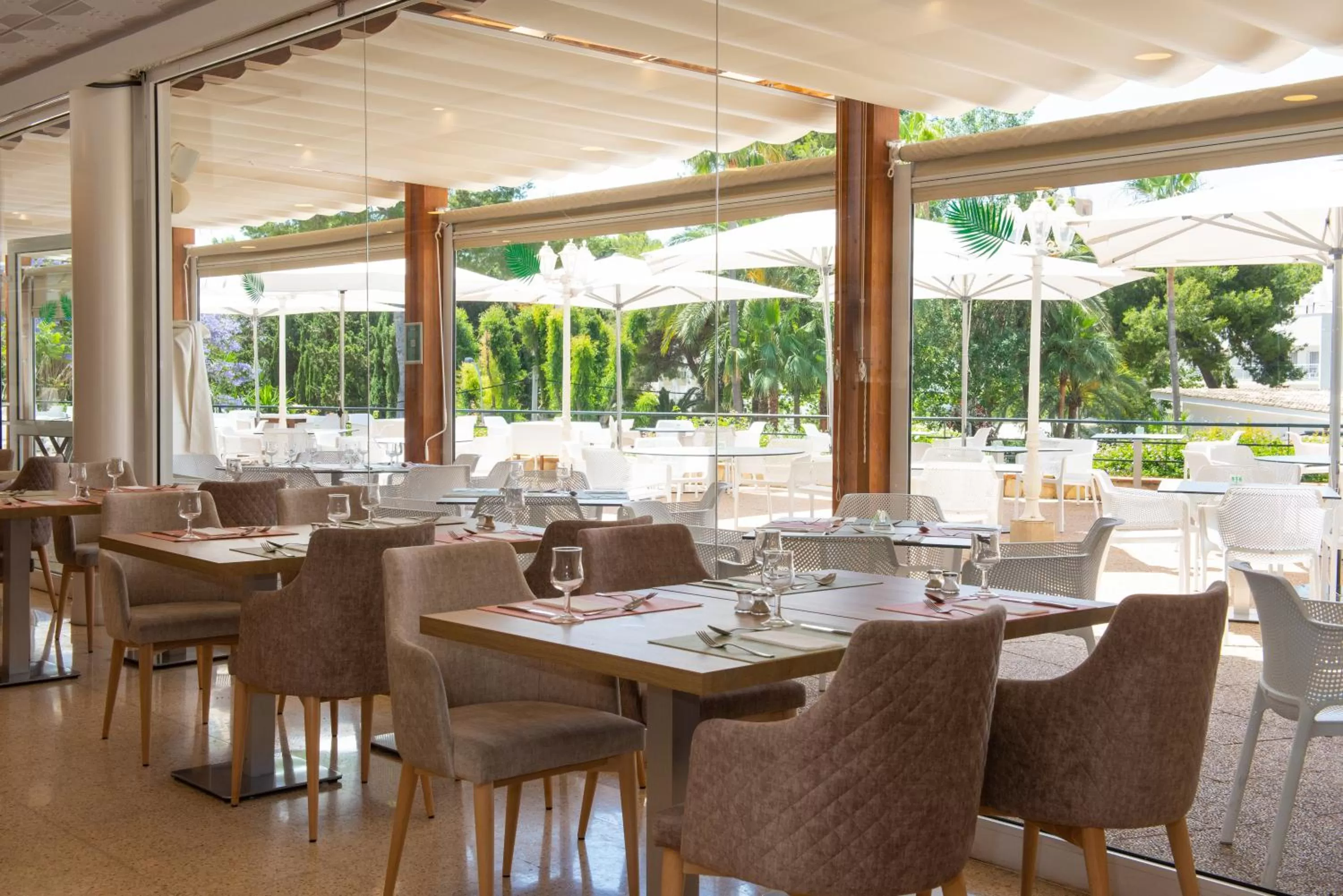 Restaurant/Places to Eat in Valentin Park Club