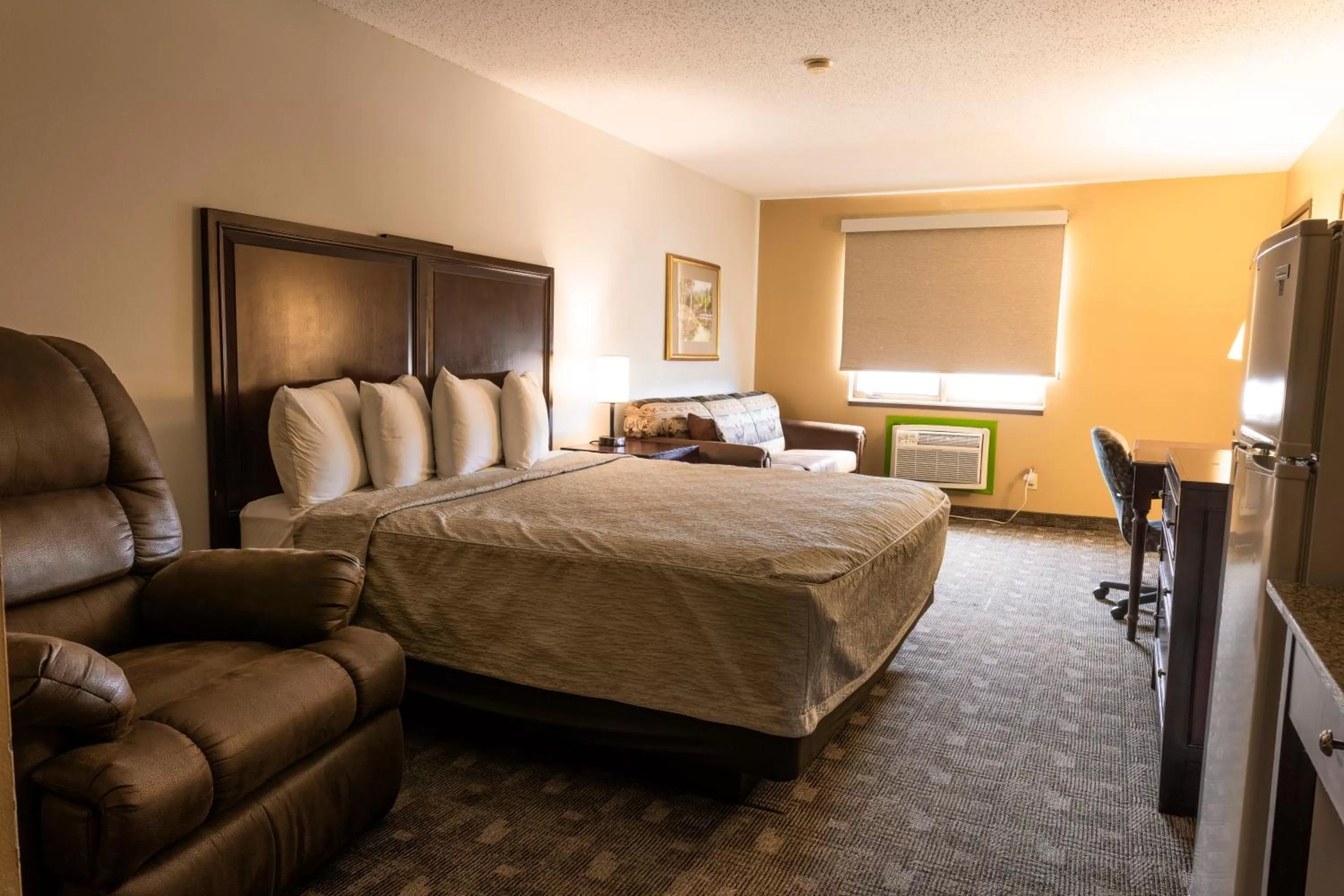 Bed in Governors Inn a Travelodge by Wyndham