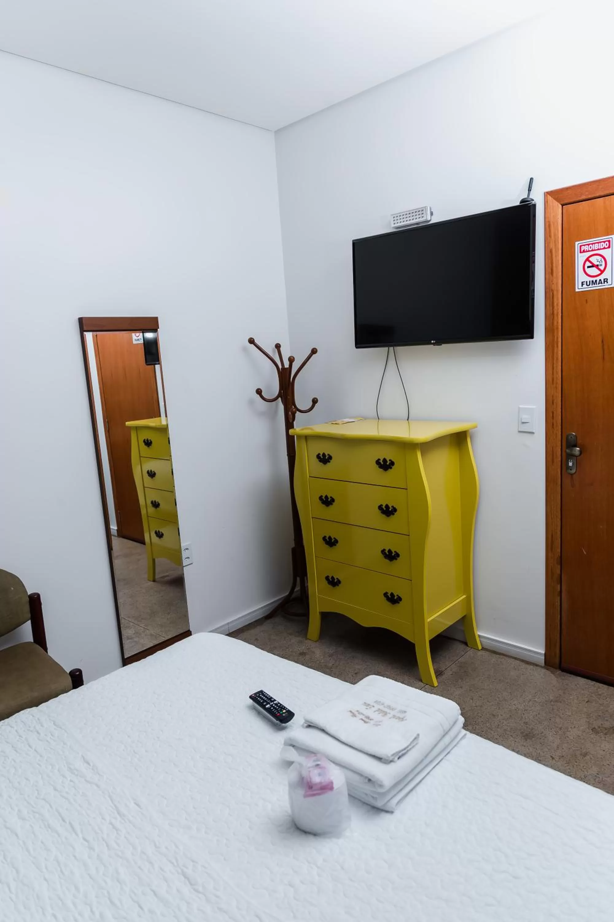 TV/Entertainment Center in ZANI APART HOTEL 520i