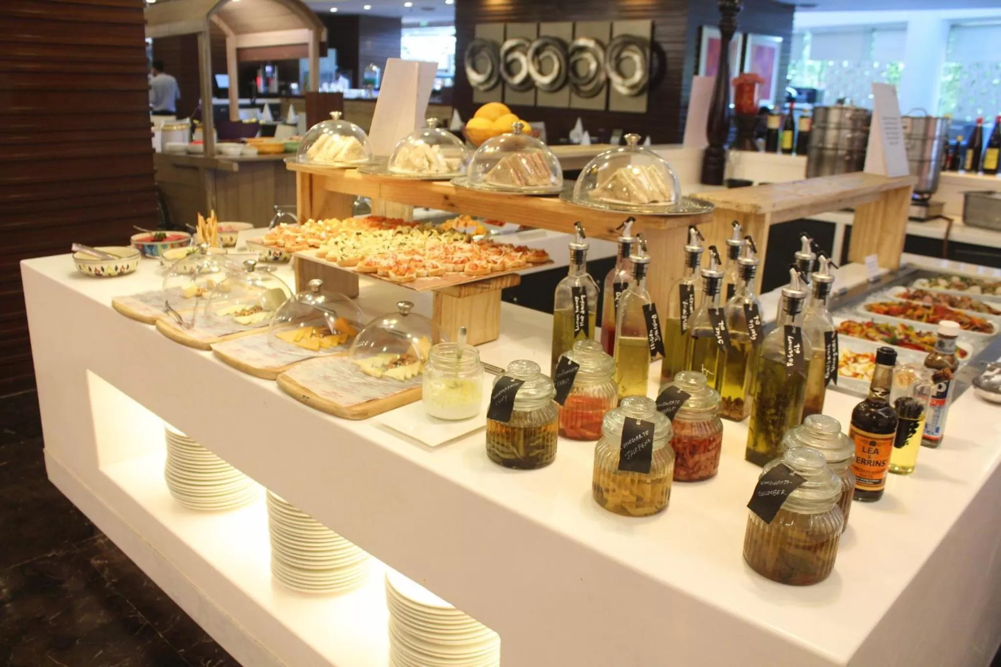 Restaurant/places to eat in Crowne Plaza Ahmedabad City Centre by IHG