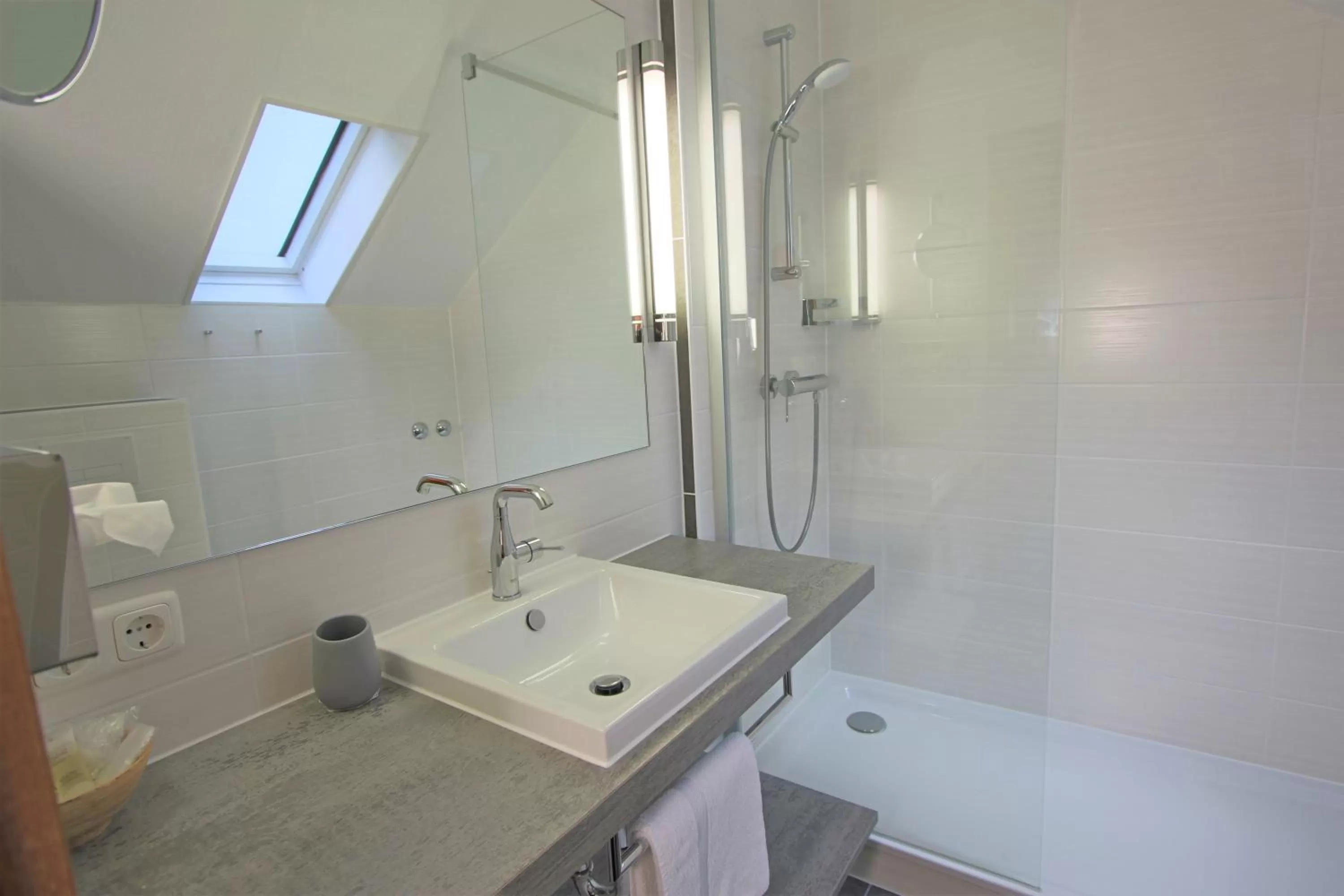 Bathroom in Hardtwald Hotel