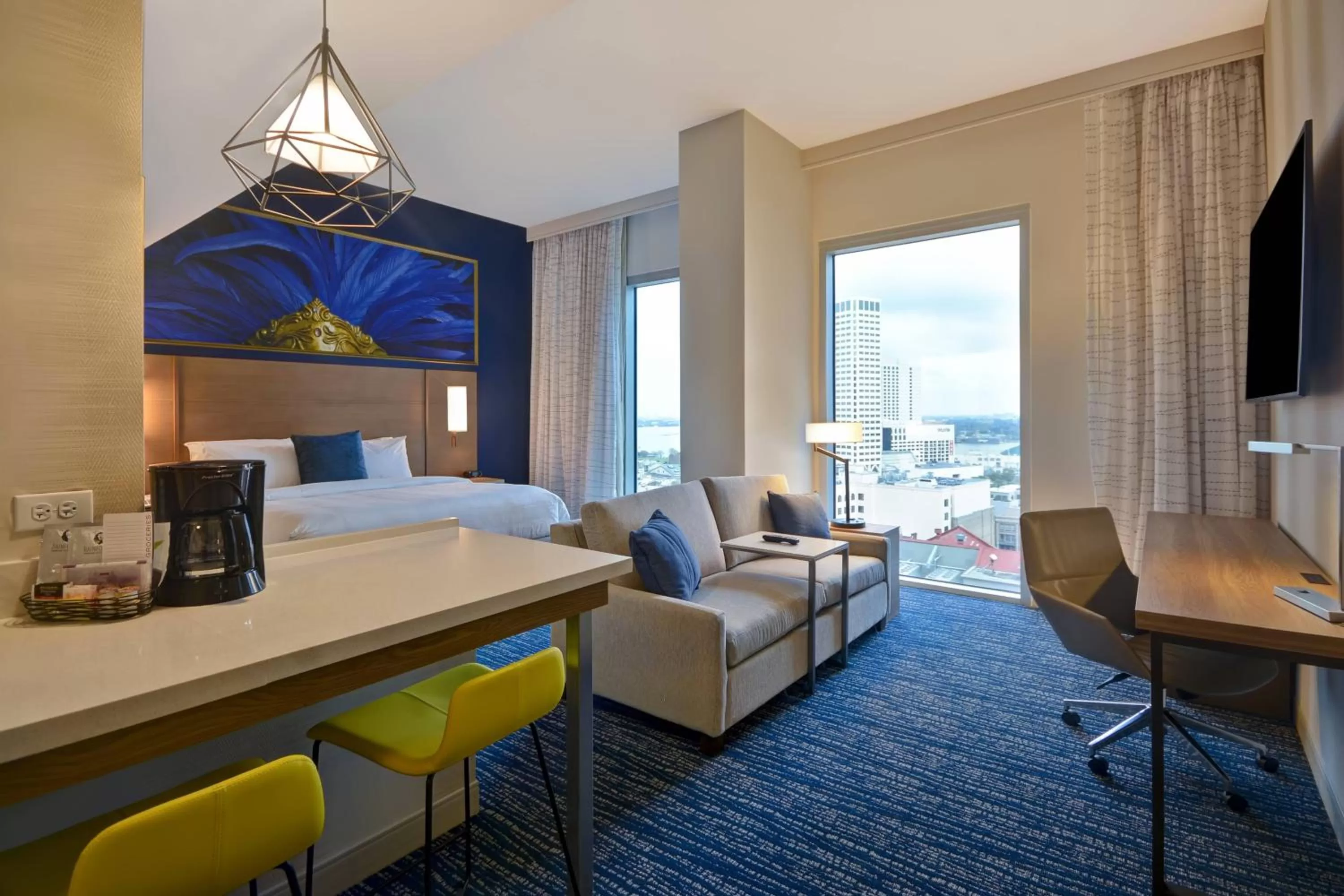 Photo of the whole room, Bed in Residence Inn by Marriott New Orleans French Quarter Area/Cen B