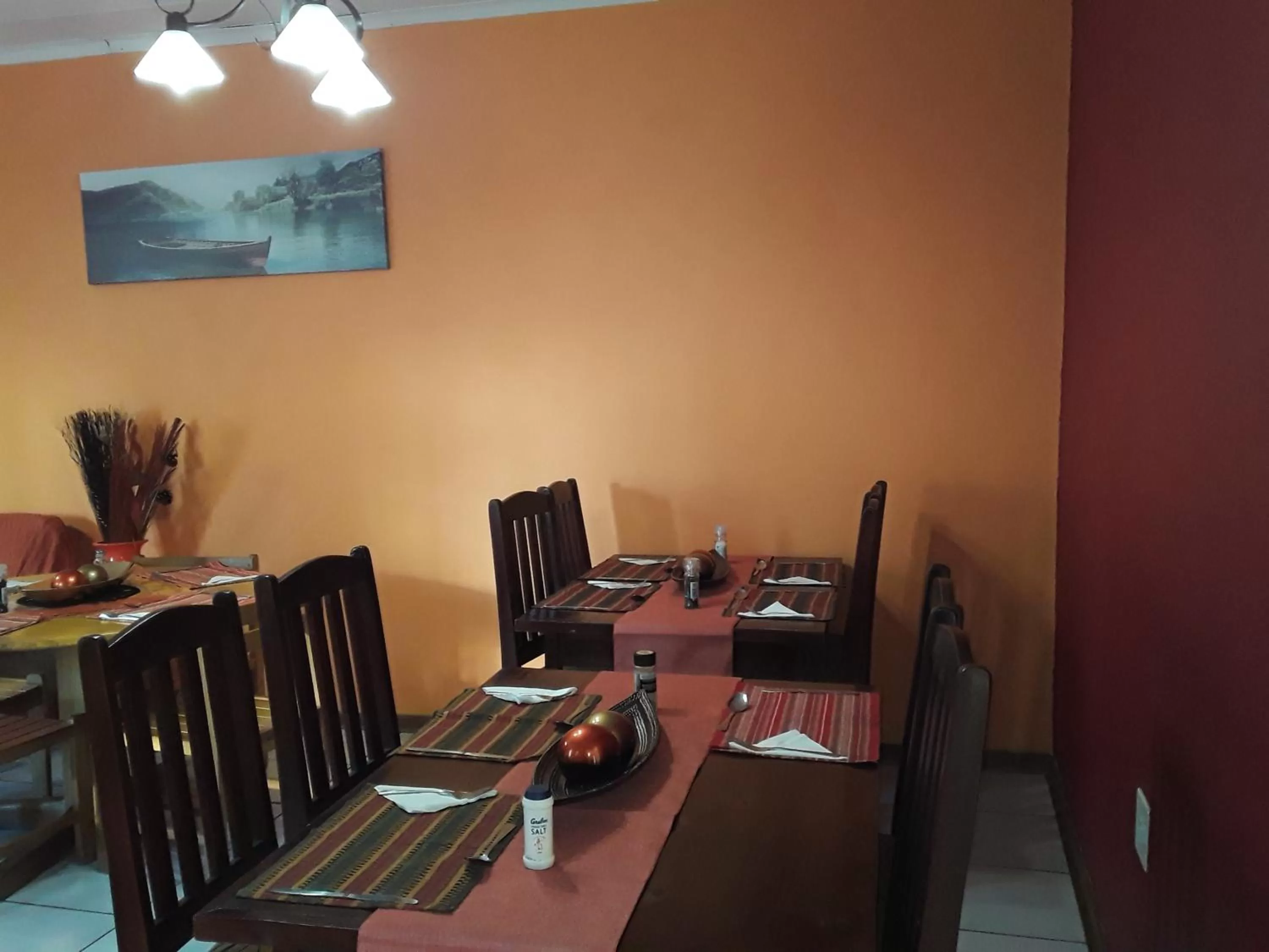Dining area in Vuya Nathi Bed and Breakfast