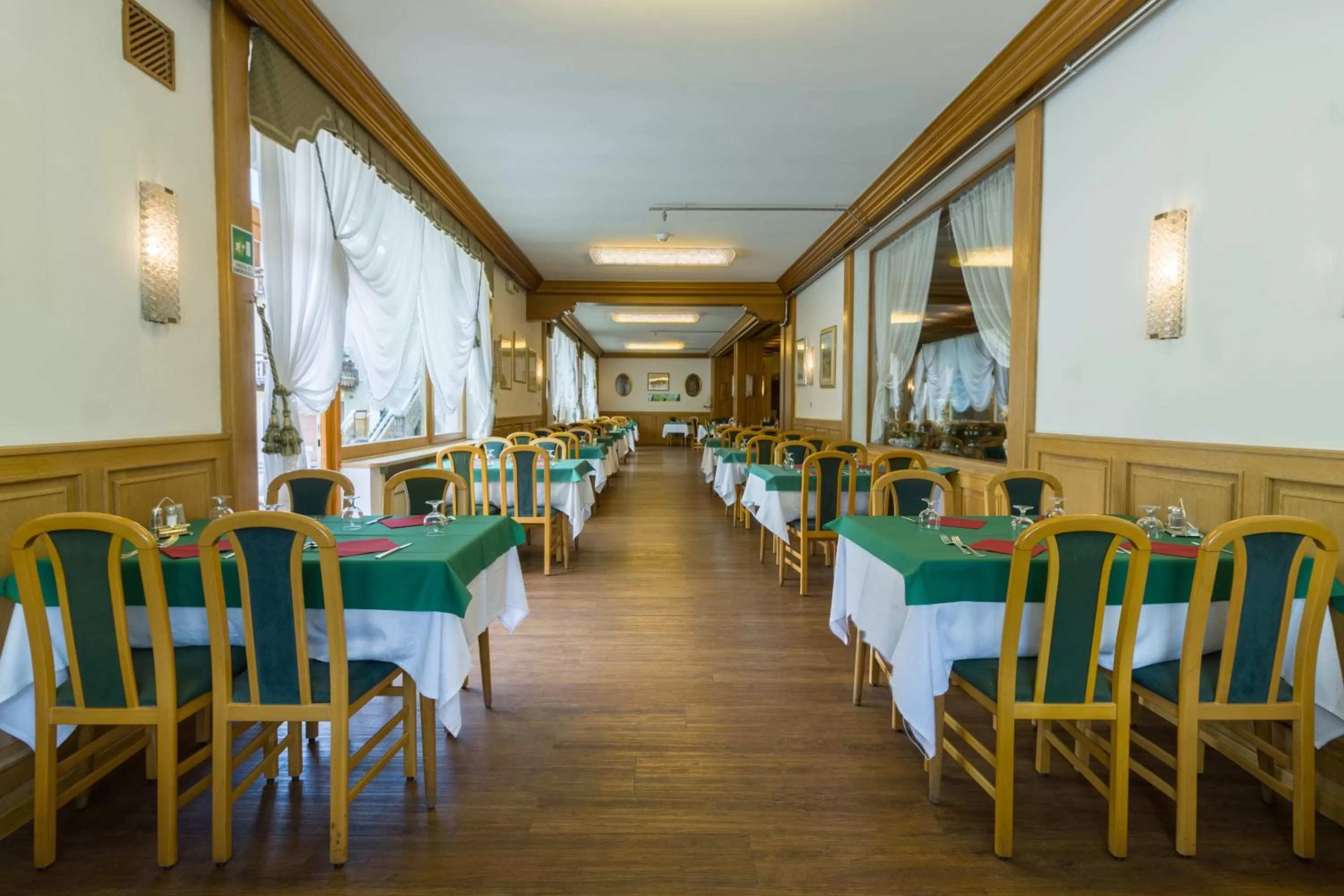 Restaurant/places to eat in Hotel Villa Argentina