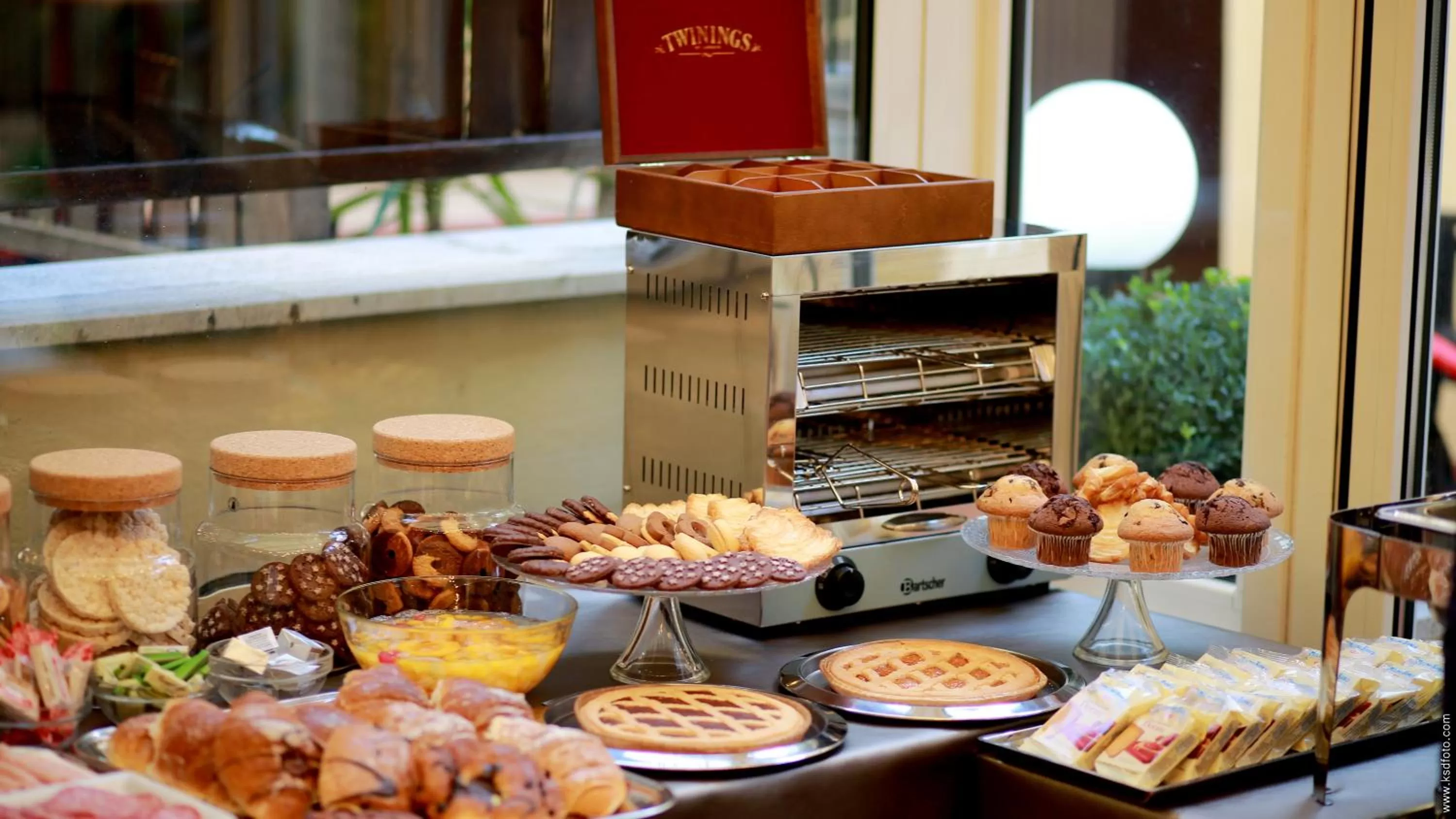 Food and drinks in Hotel Giolitti Smart