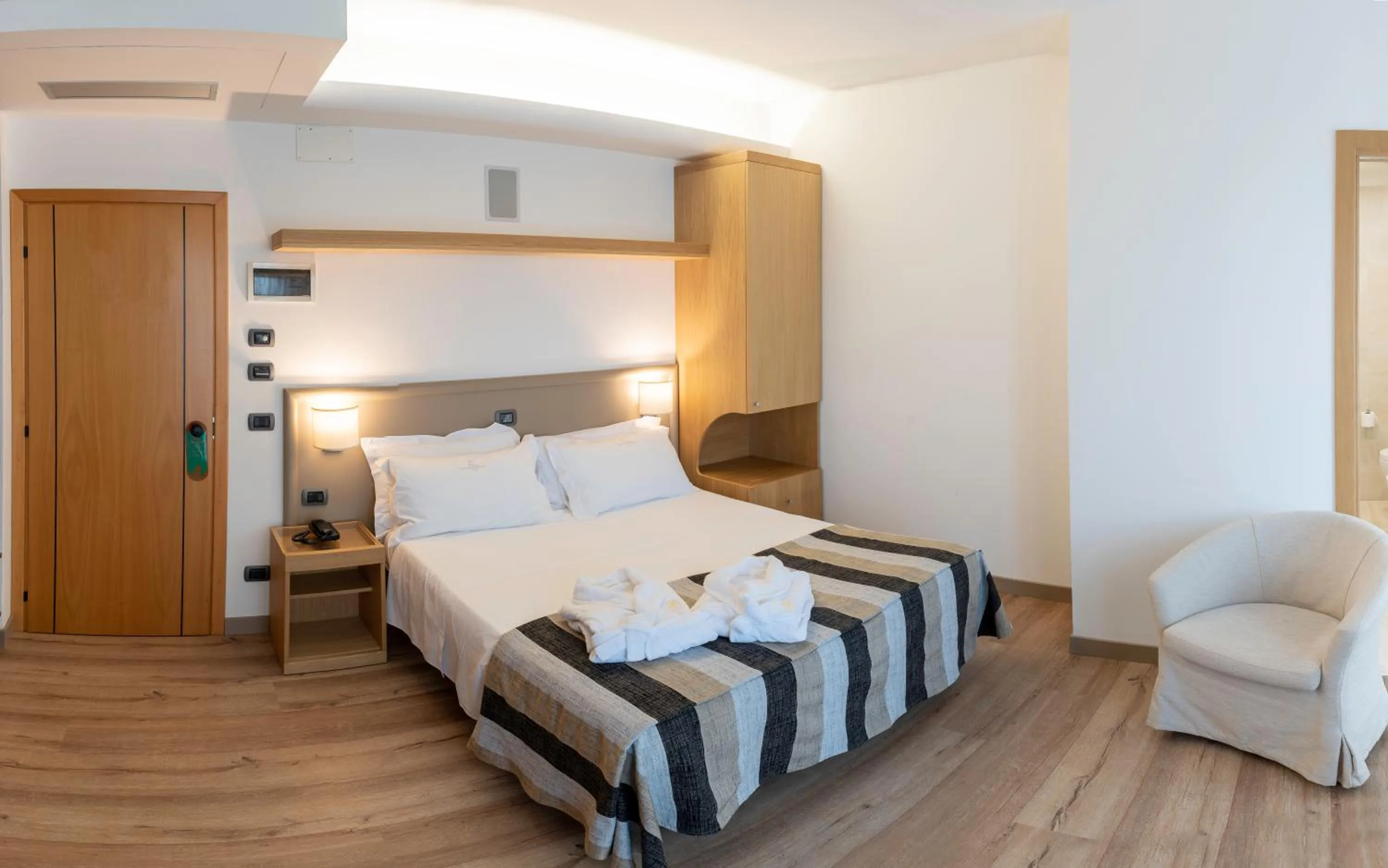 Bed in Hotels Vidi Miramare & Delfino