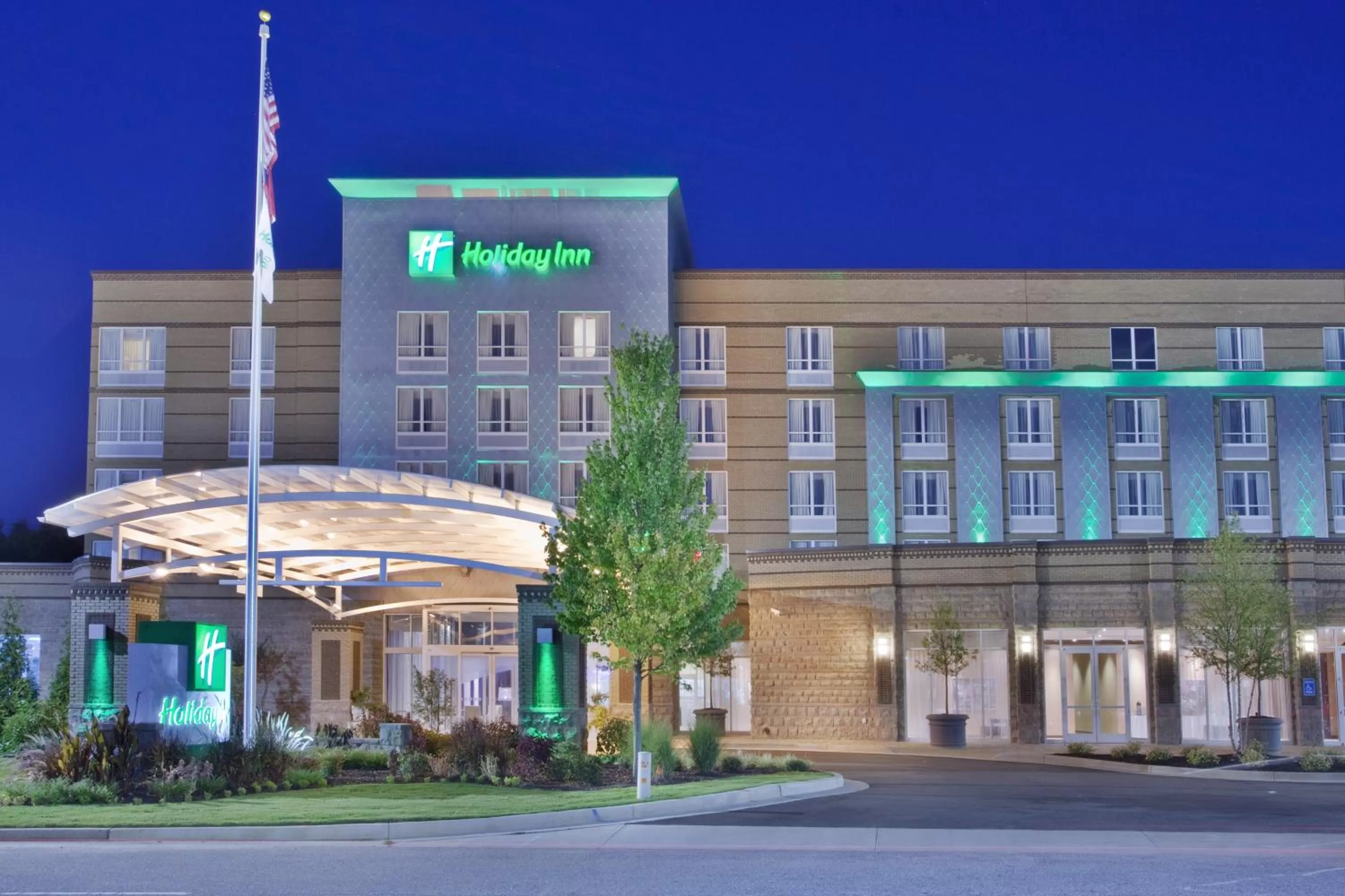 Property building in Holiday Inn Macon North by IHG