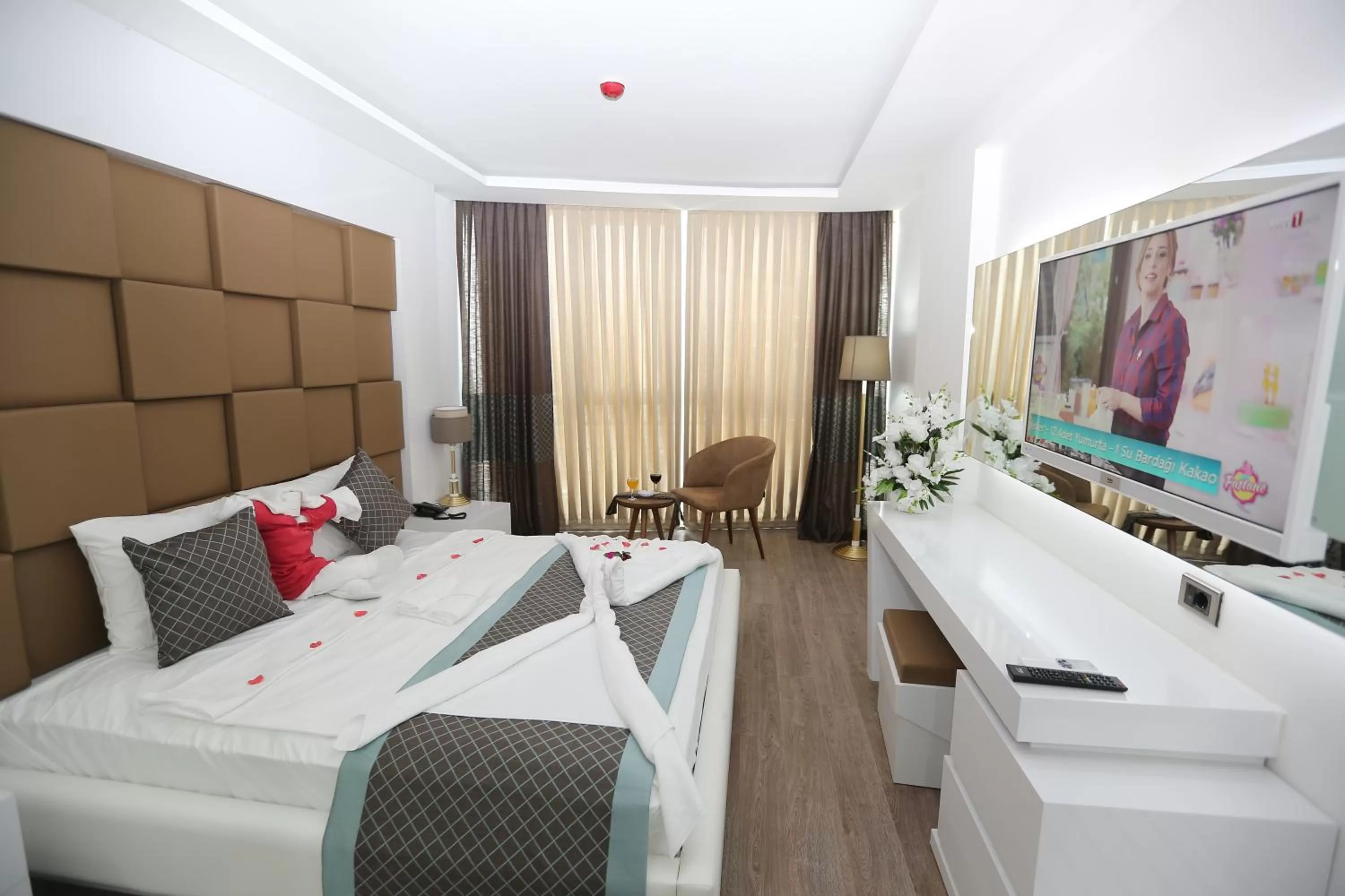 Bed in Elips Royal Hotel & SPA