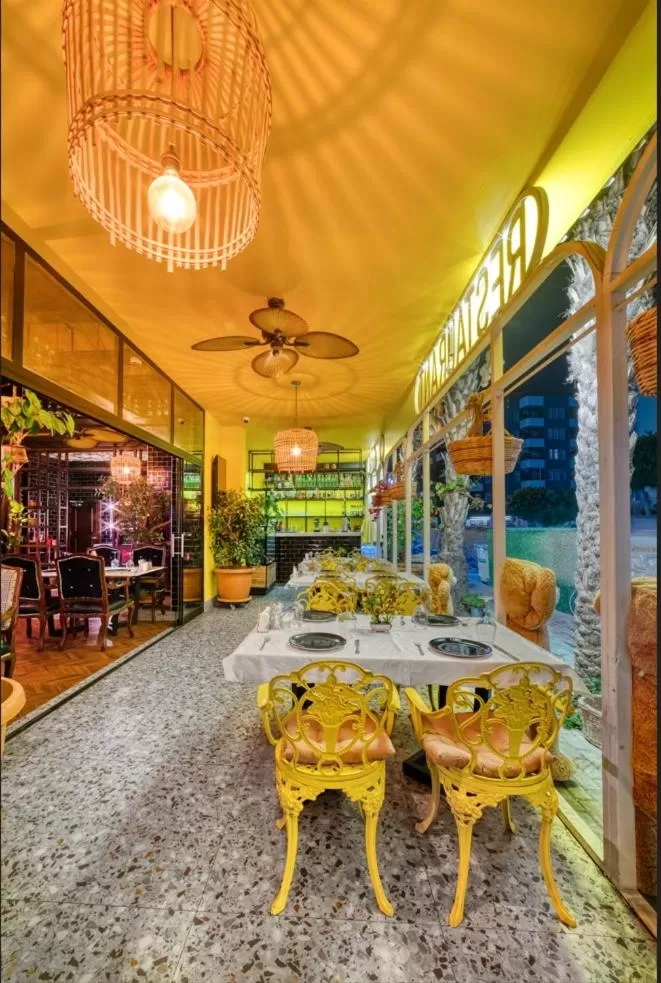 Restaurant/places to eat in Anjeliq Downtown Boutique Hotel