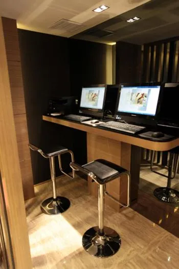 Business facilities in Metacity MK