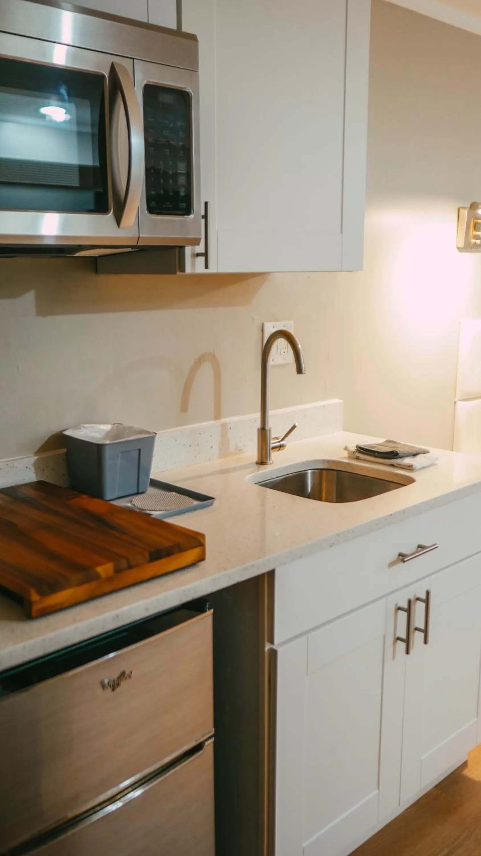 Kitchen or kitchenette, Kitchen/Kitchenette in The Atlantic Motel