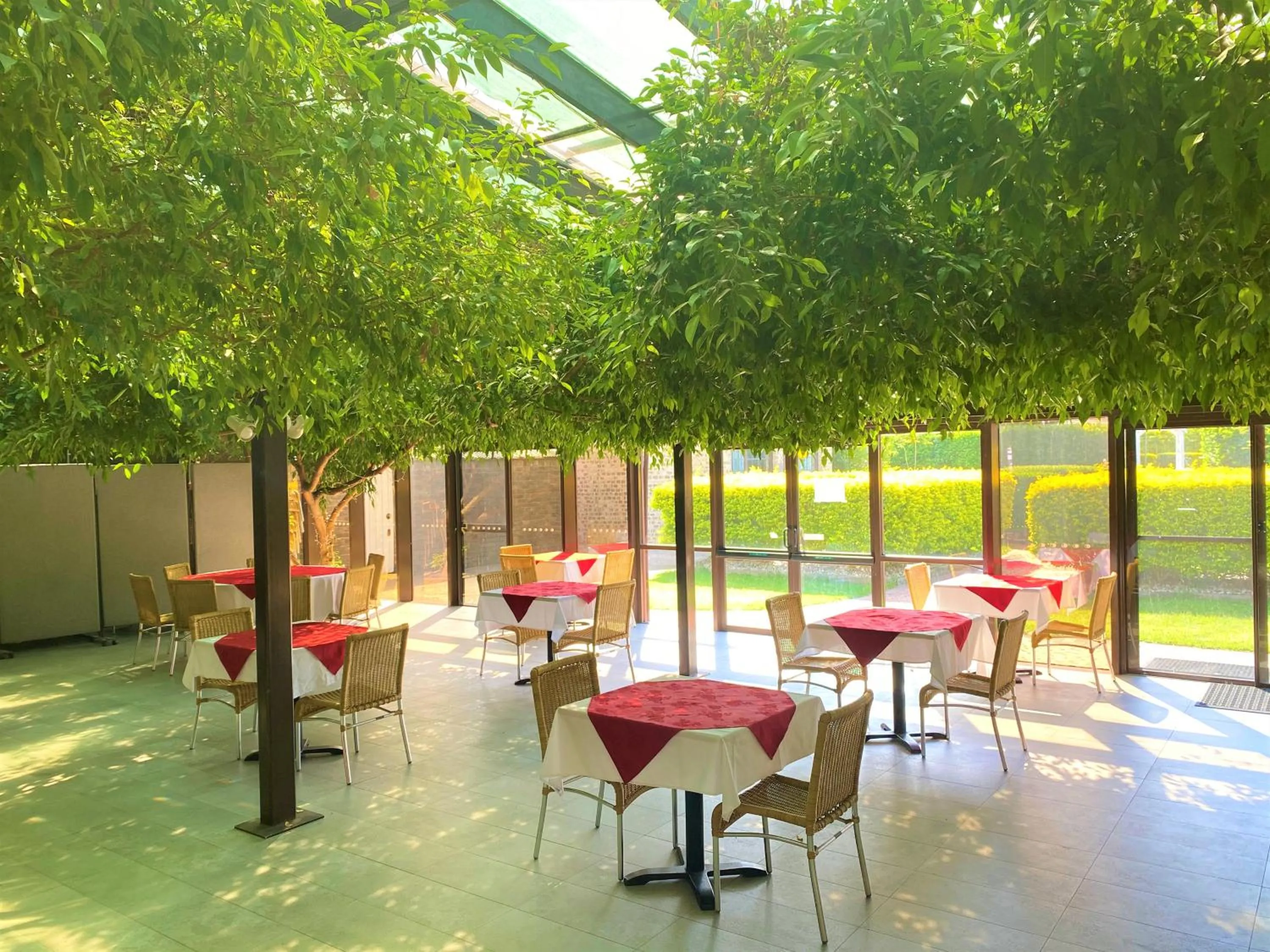 Restaurant/places to eat in Sir Francis Drake