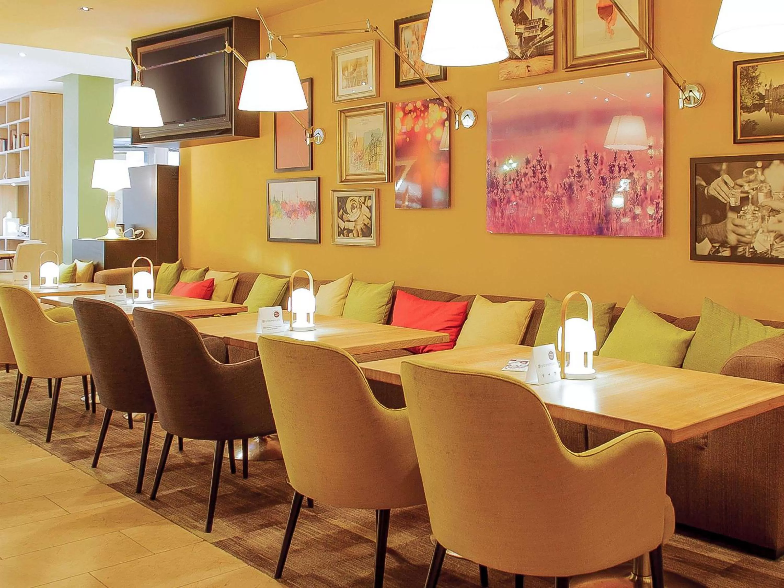 Restaurant/places to eat in Mercure Hotel Hannover Mitte