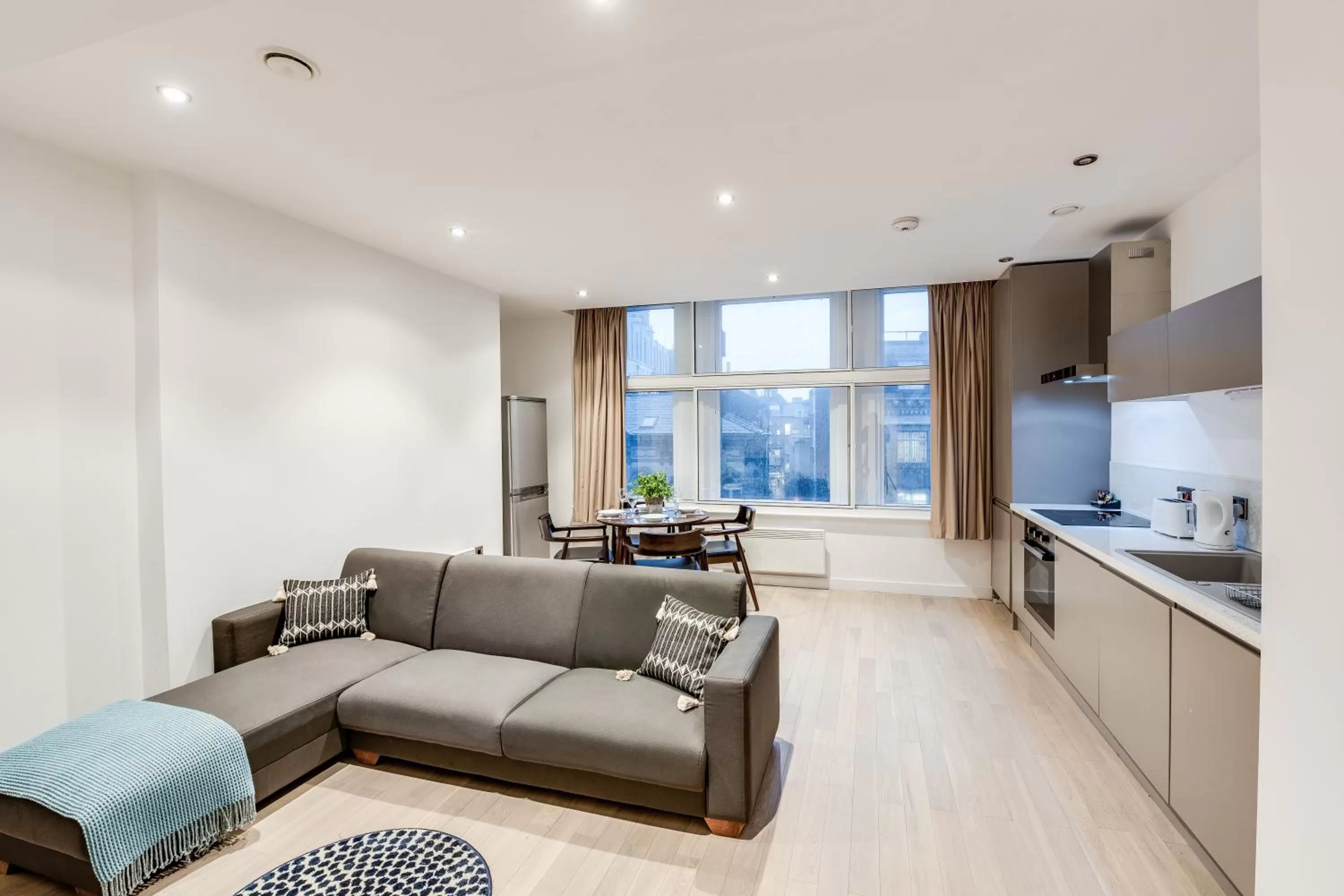 Seating area in Terlon Apartments