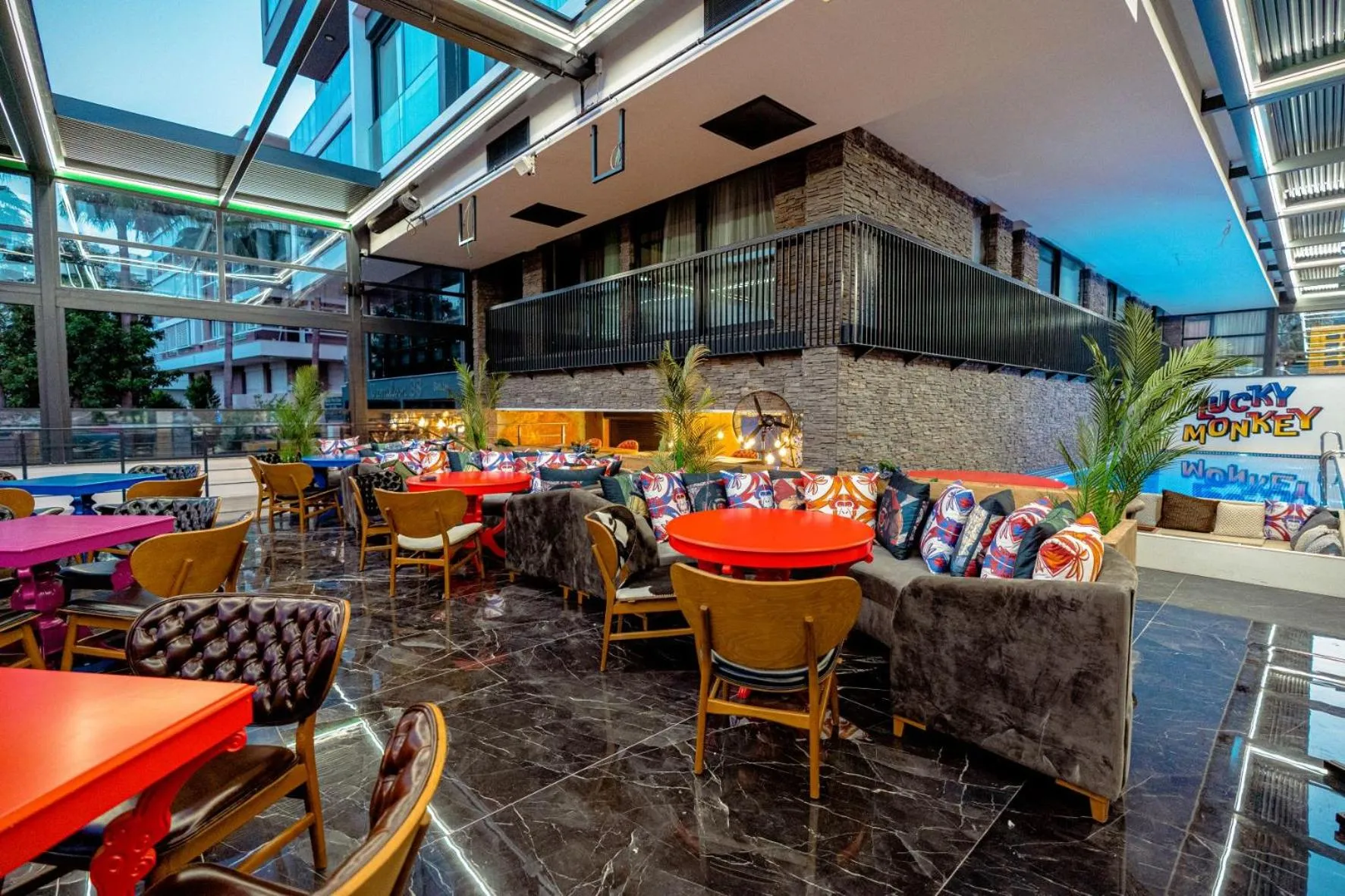 Restaurant/places to eat in Lucky Monkey Hotel