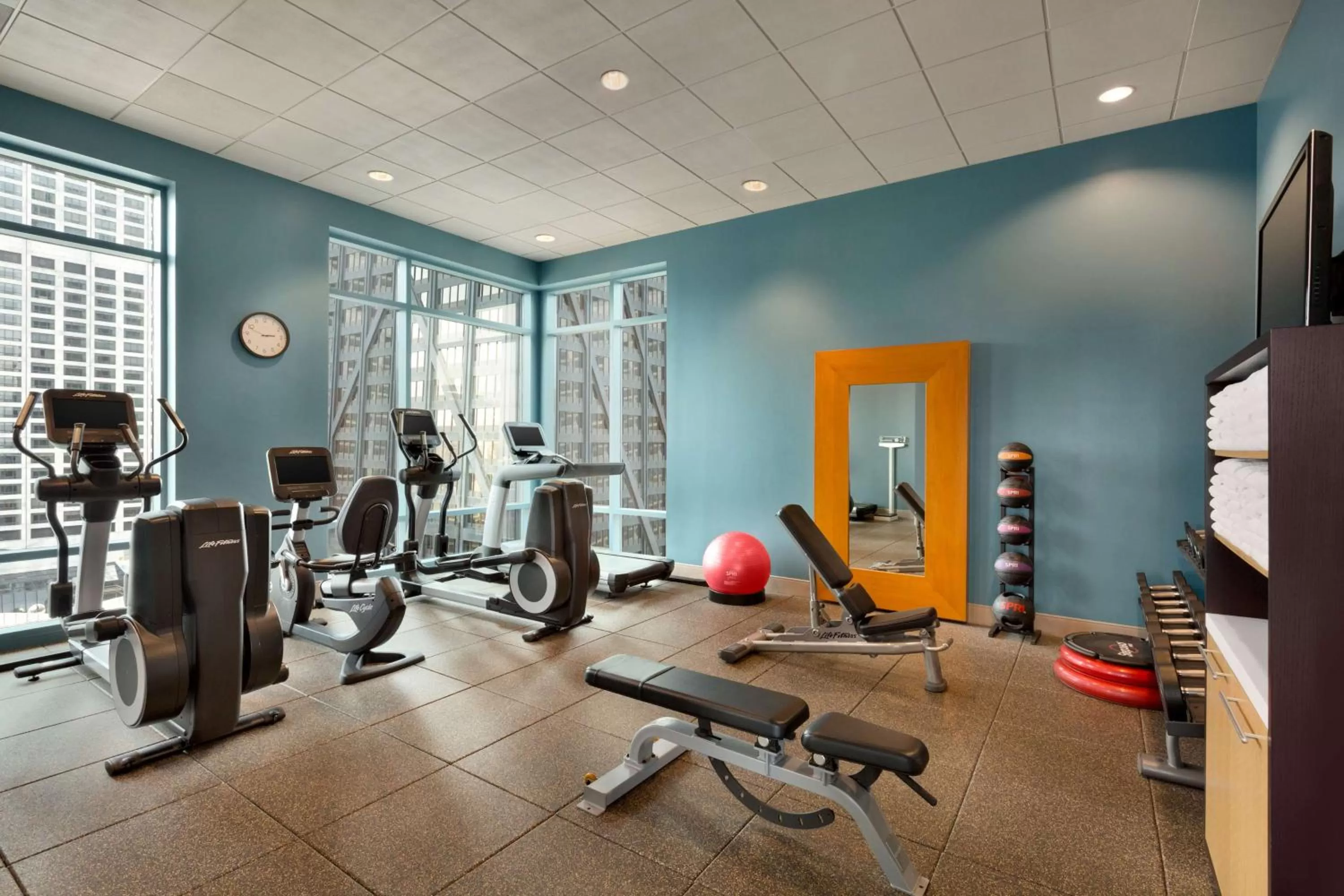 Fitness centre/facilities in Hilton Chicago Magnificent Mile Suites