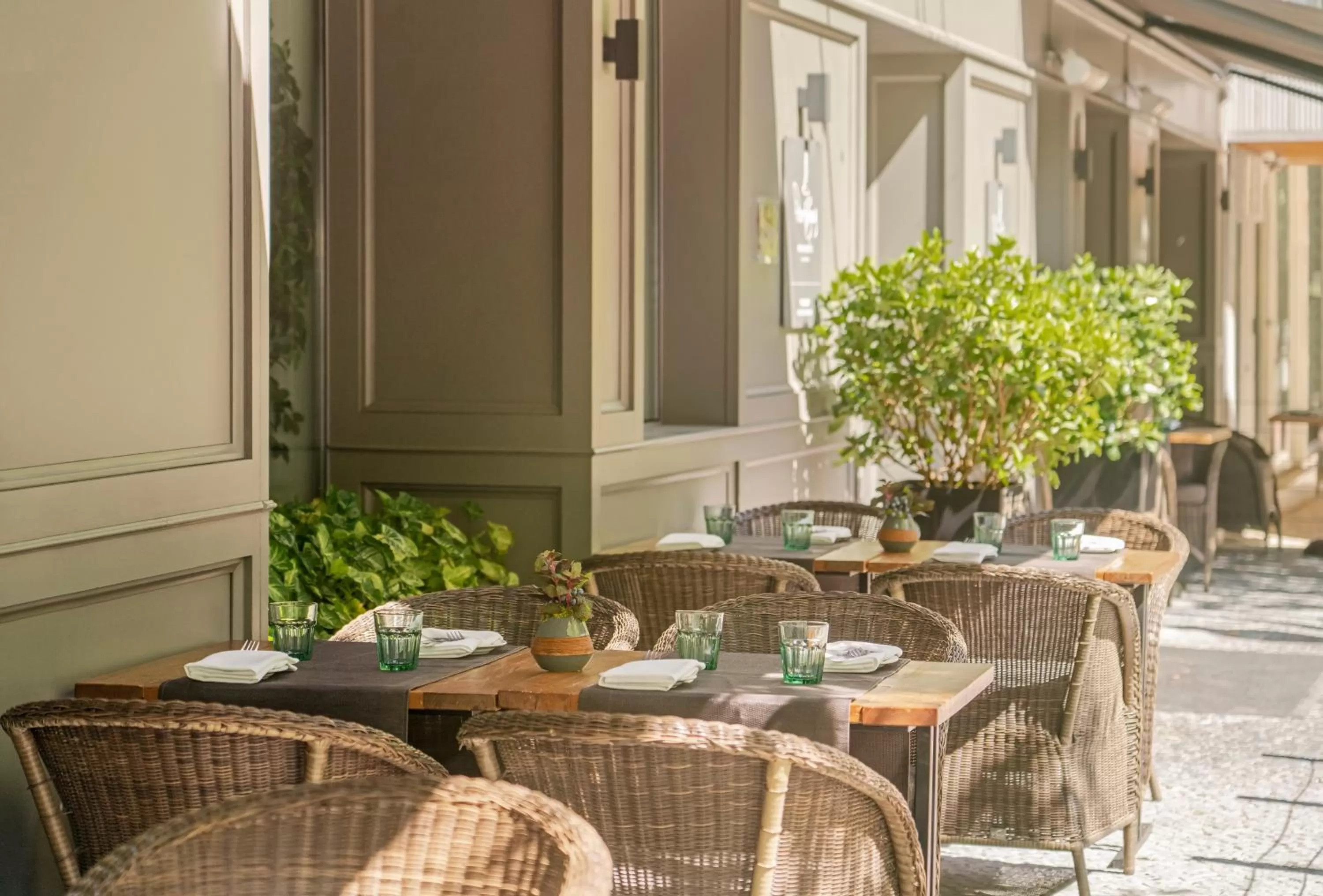 Restaurant/places to eat in PortoBay Marquês