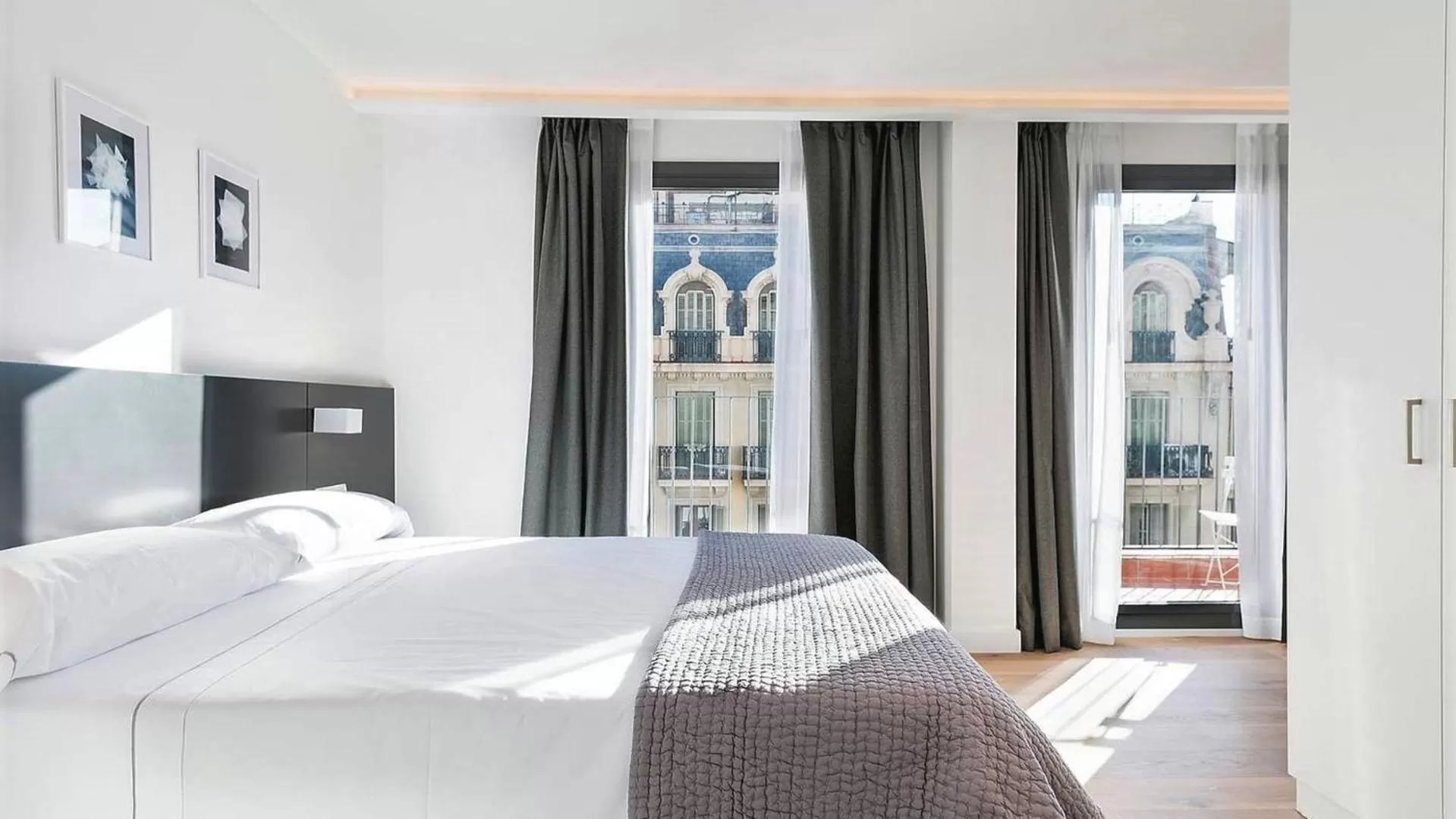 Bedroom, Bed in Murmuri Residence Mercader