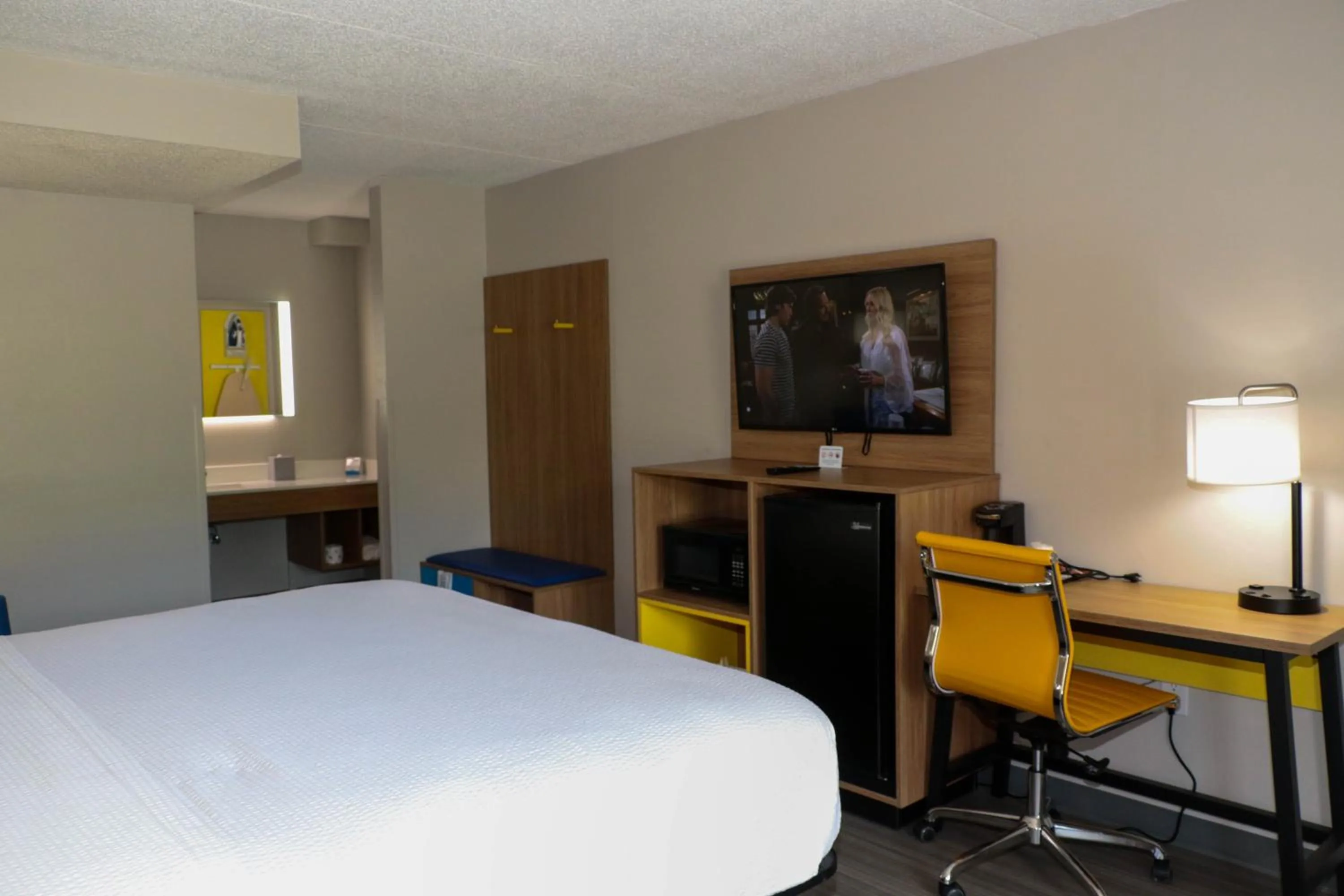 TV and multimedia, Bed in Days Inn by Wyndham Farmville