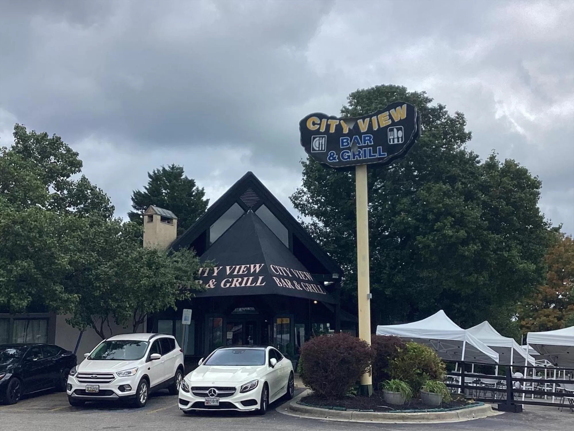 Restaurant/places to eat in Super 8 by Wyndham Baltimore Northwest