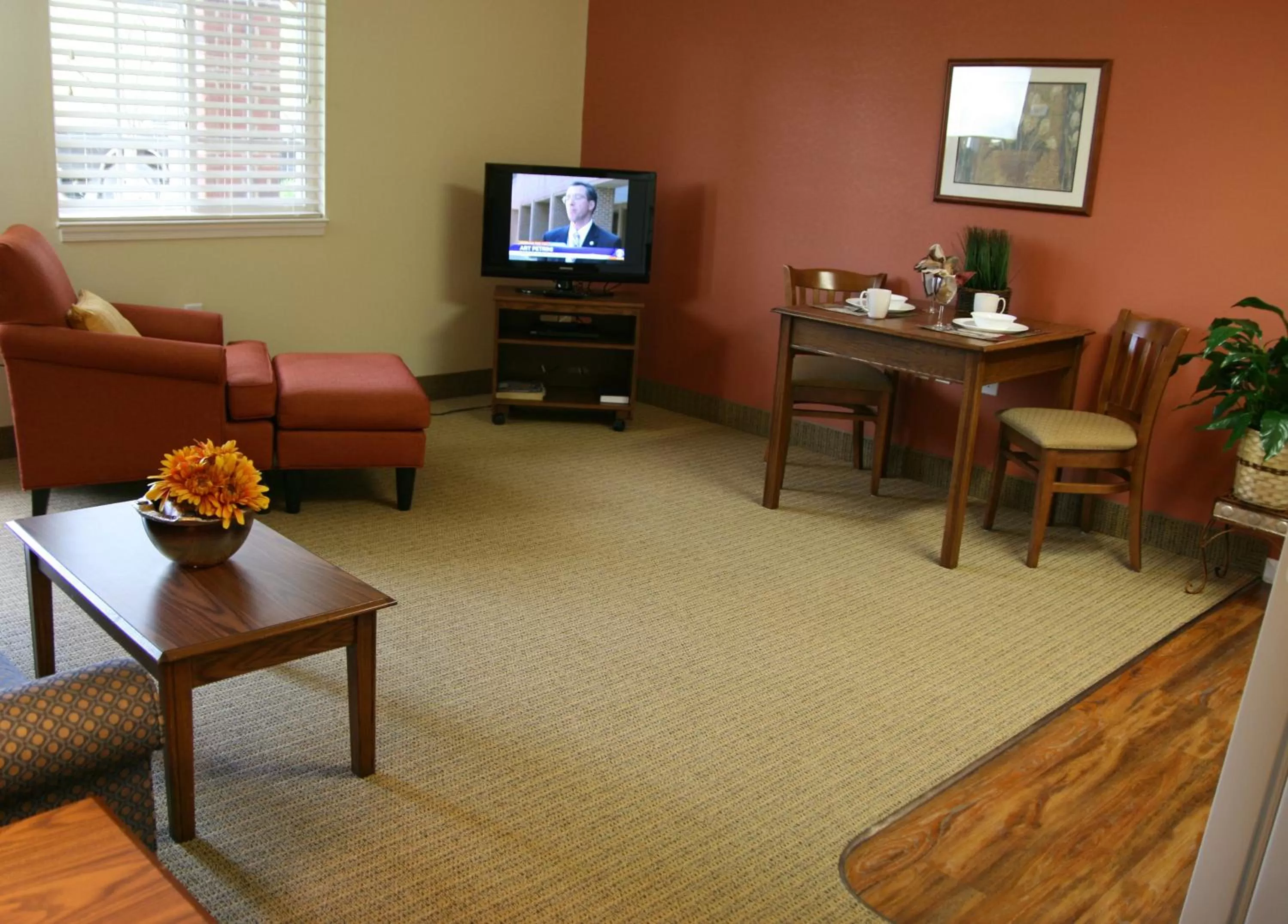 TV and multimedia in Affordable Suites of America Fredericksburg