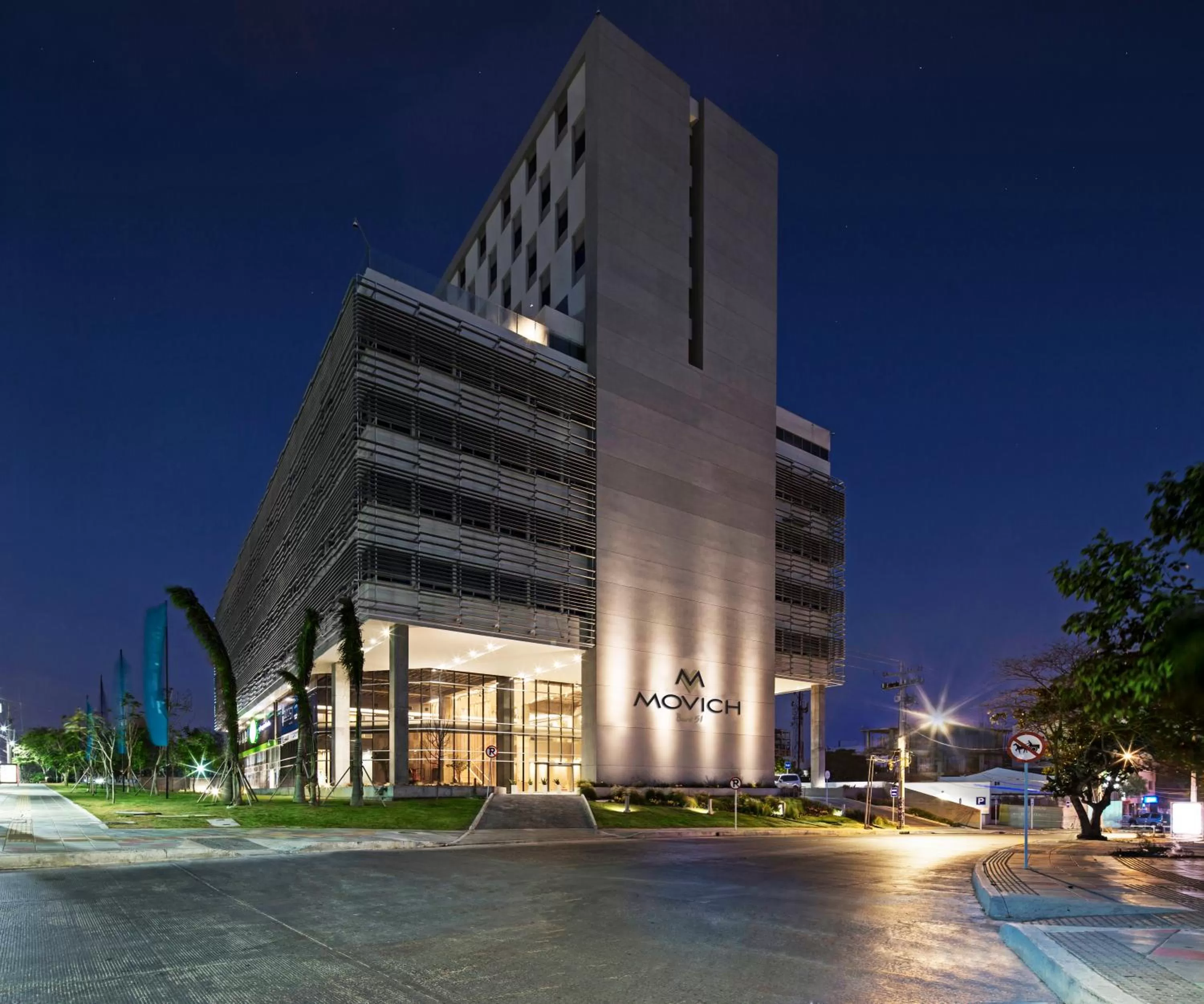 Property building in Movich Buró 51