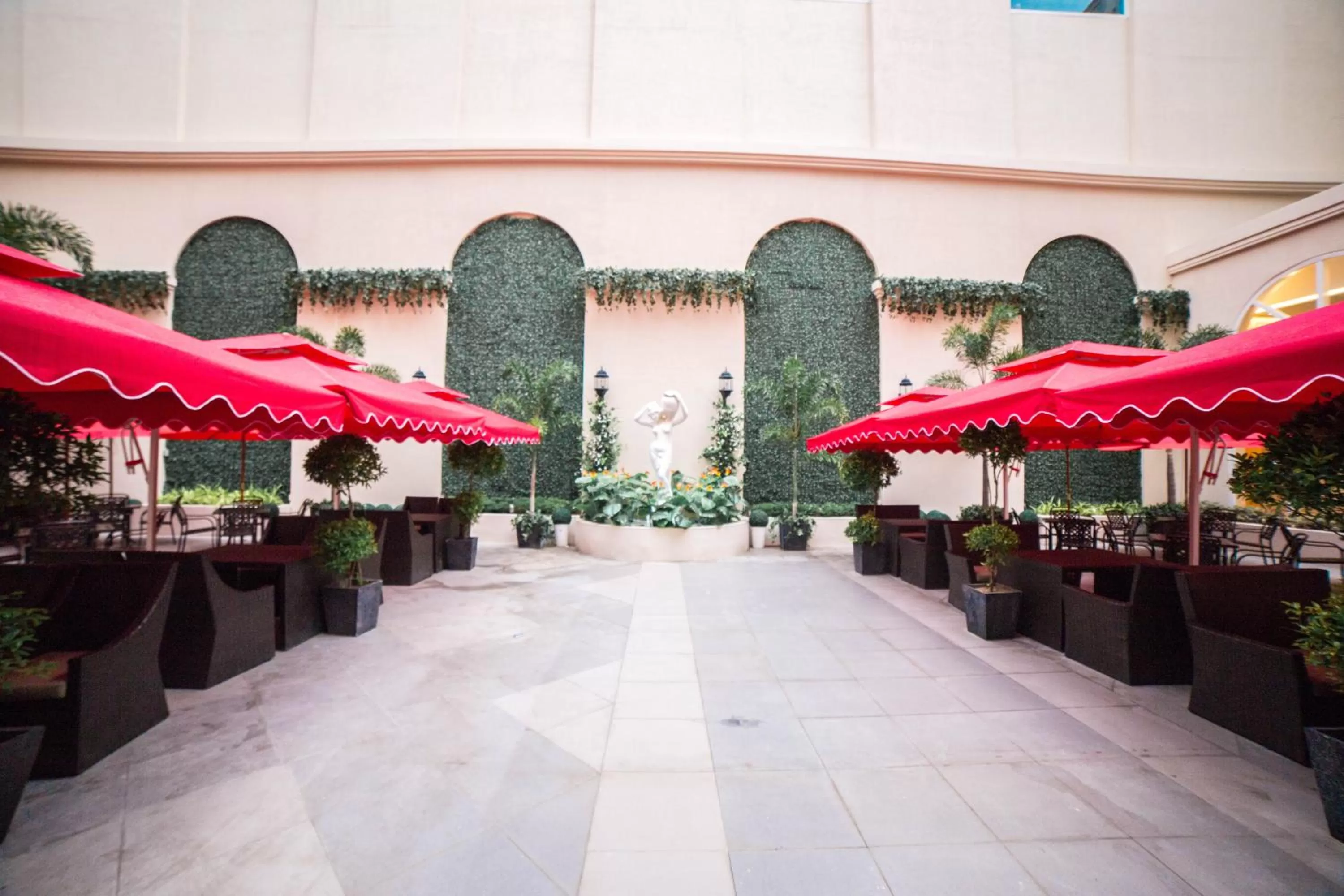 Inner courtyard view in Rizal Park Hotel