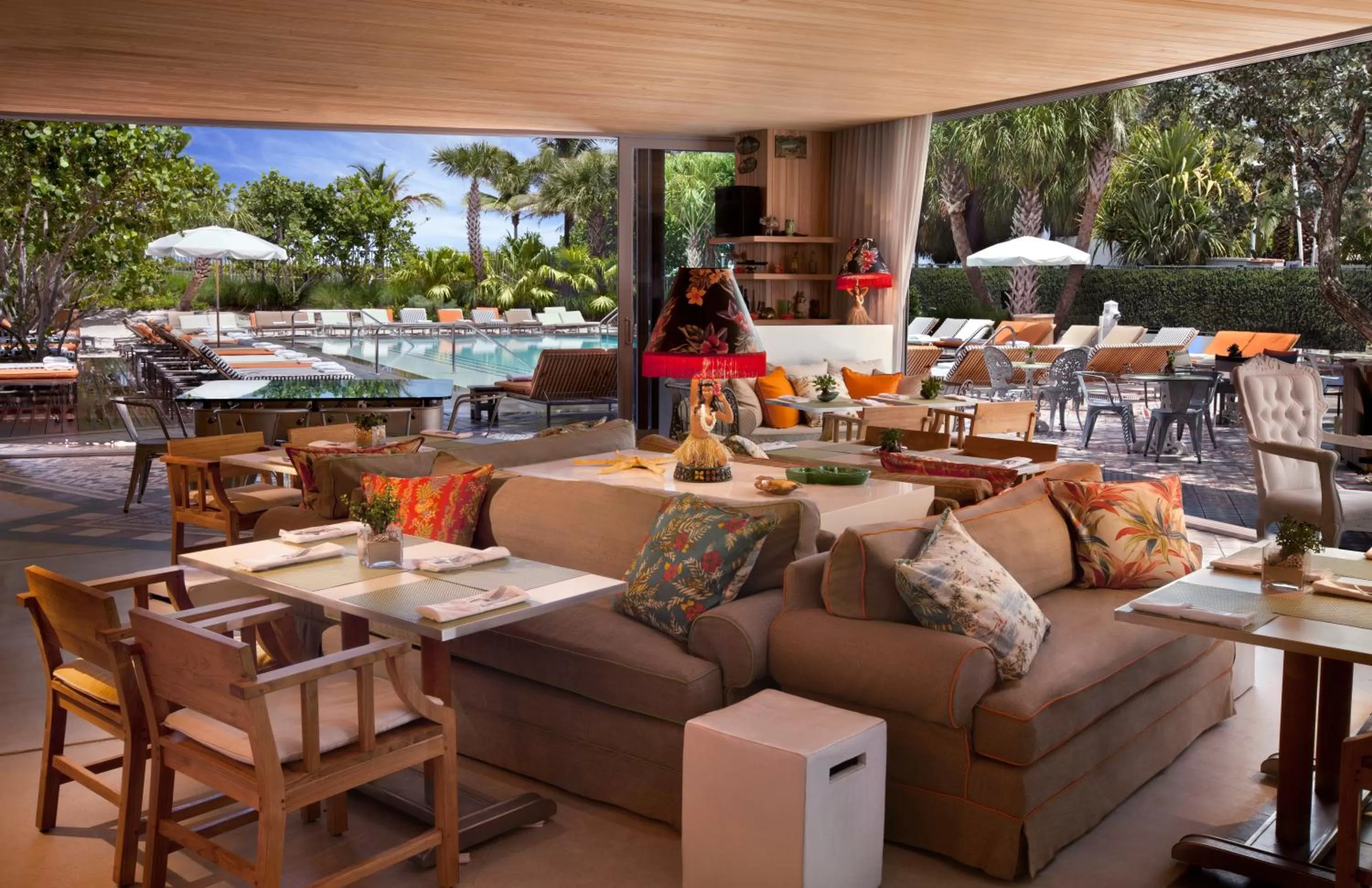 Lounge or bar in SLS South Beach