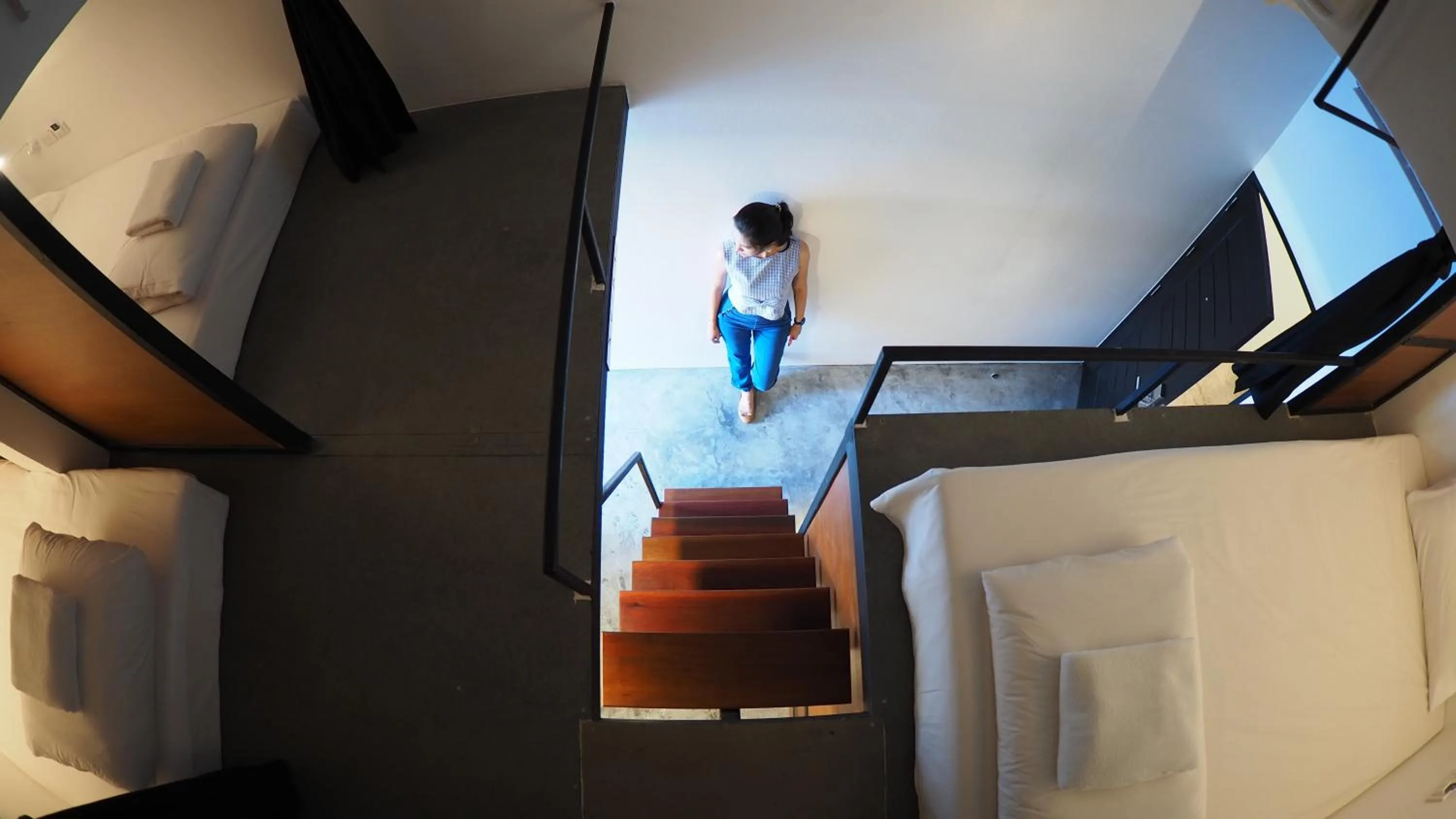 Shower in Book a Bed Poshtel - SHA Plus