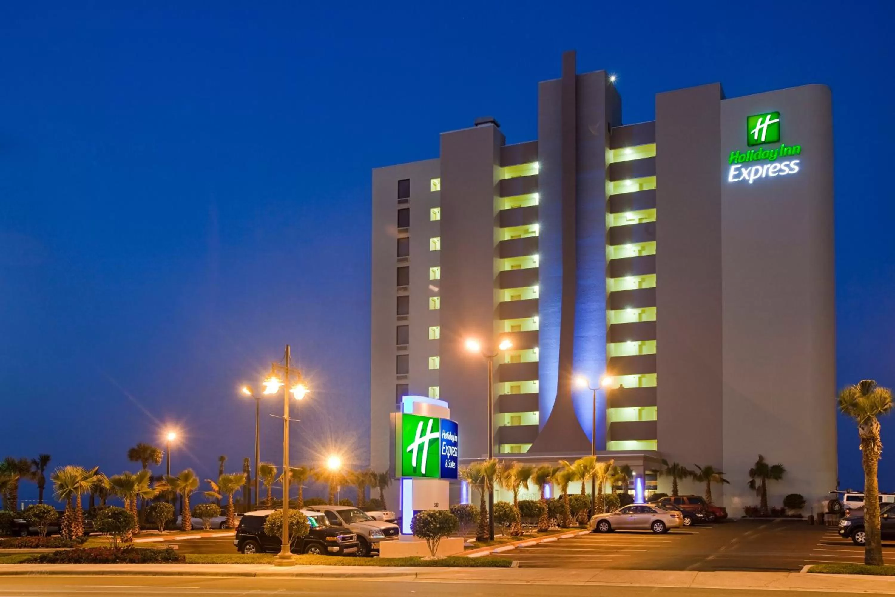 Property building in Holiday Inn Express & Suites Oceanfront Daytona Beach Shores by IHG