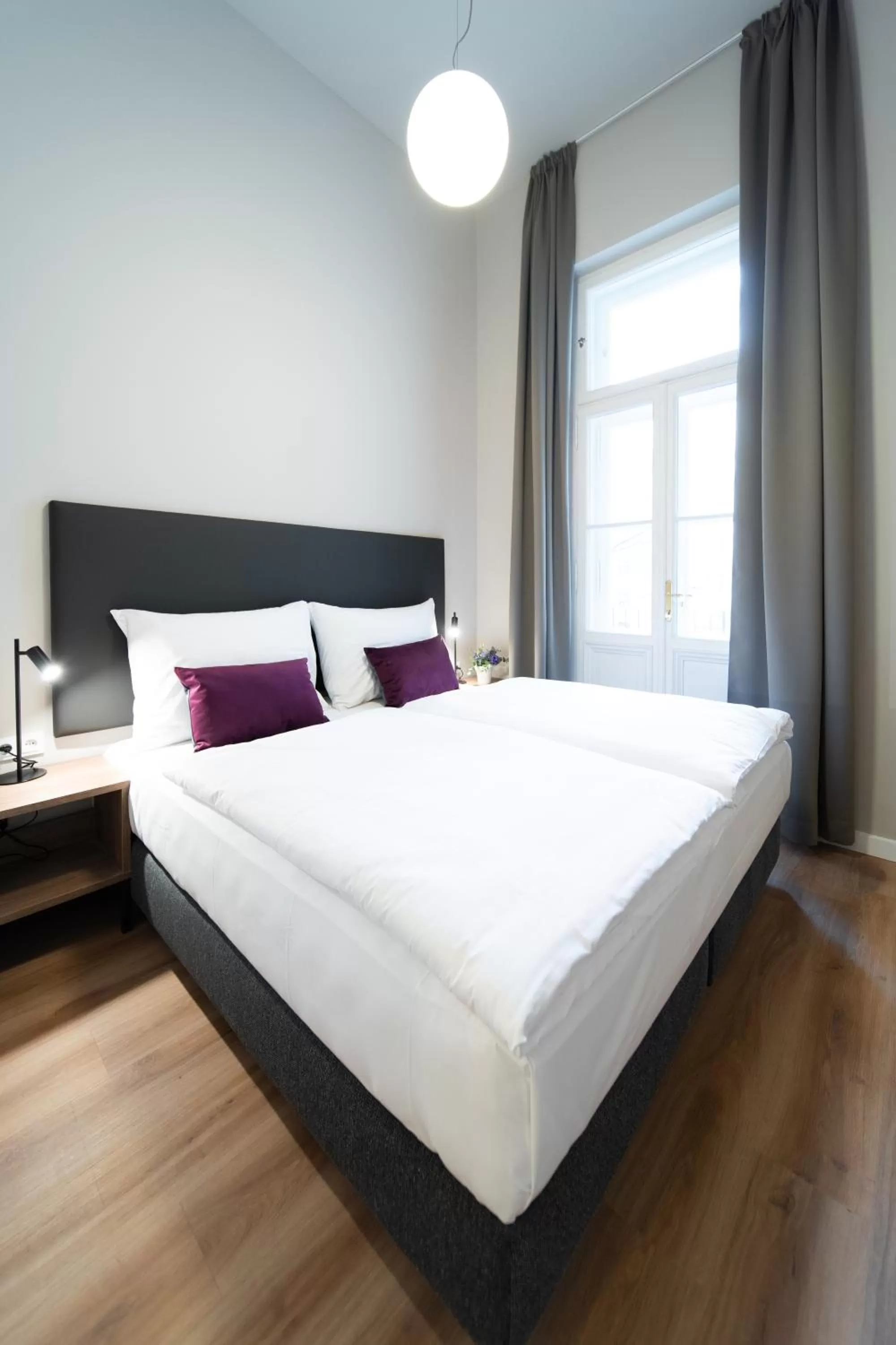 Bed in Karl BY ZEITRAUM