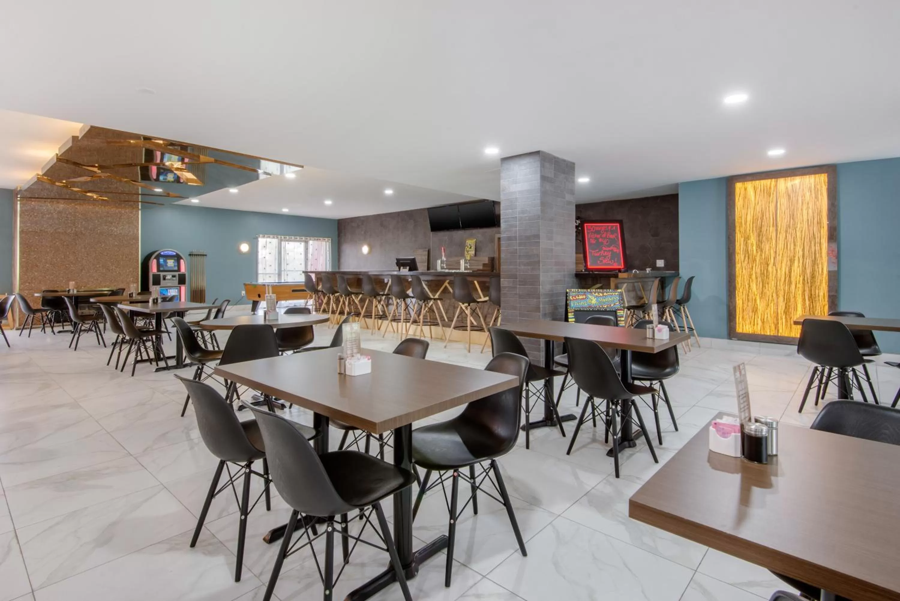 Breakfast in Quality Inn & Conference Centre