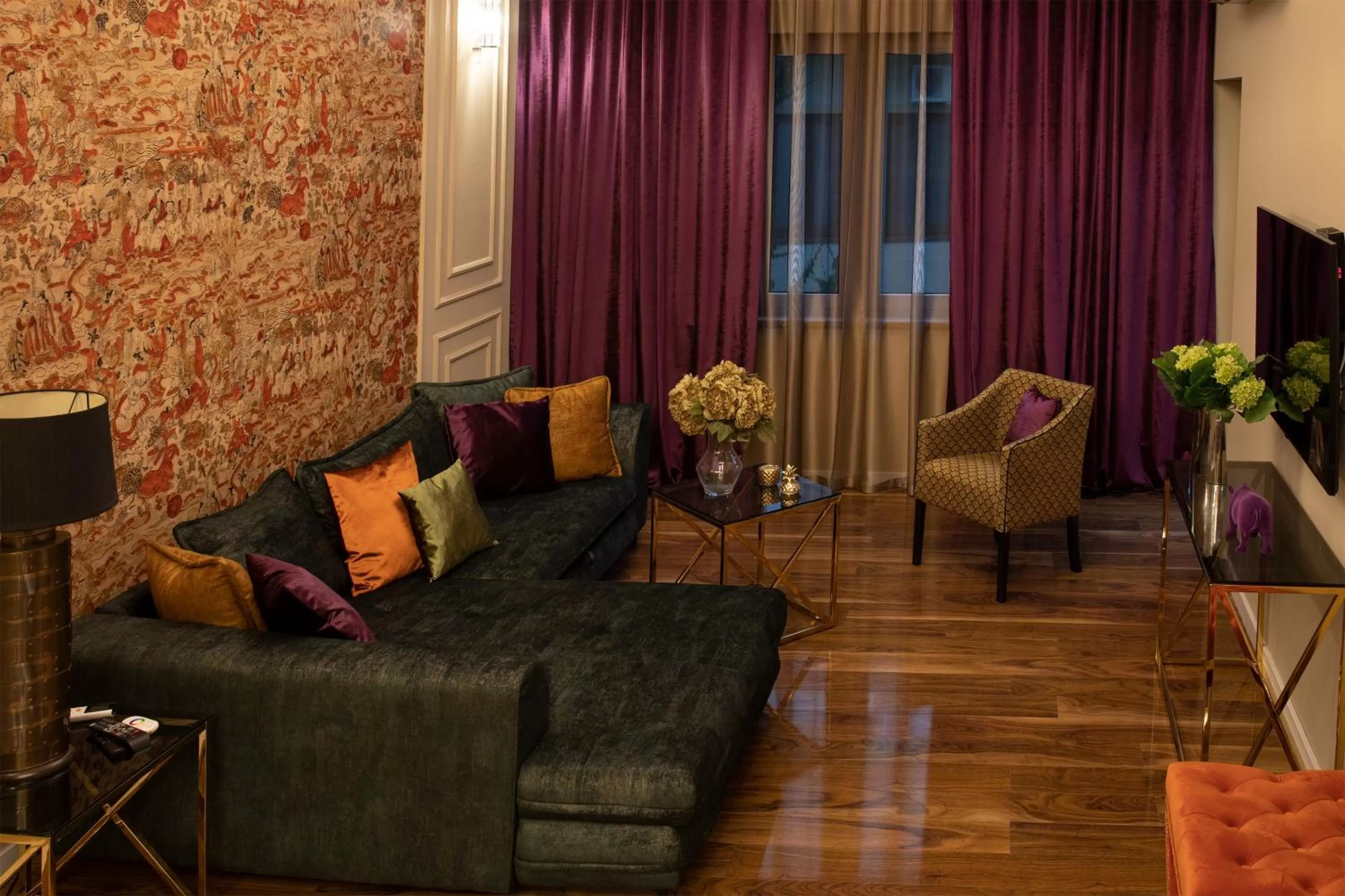 Communal lounge/ TV room in Hotel Capital with private wellness