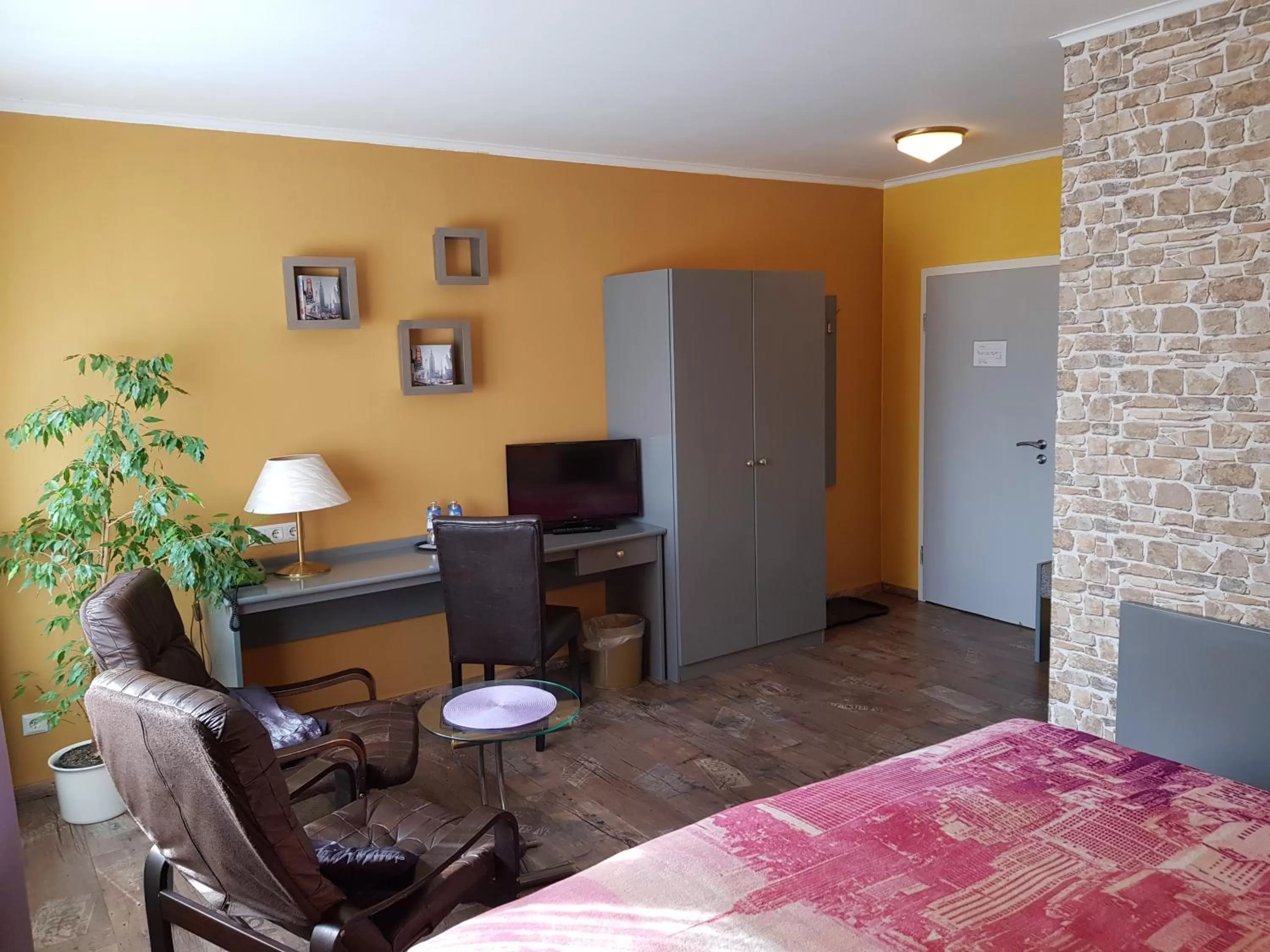 Seating area, Bed in Hotel Zur Fichtenbreite -Garni-