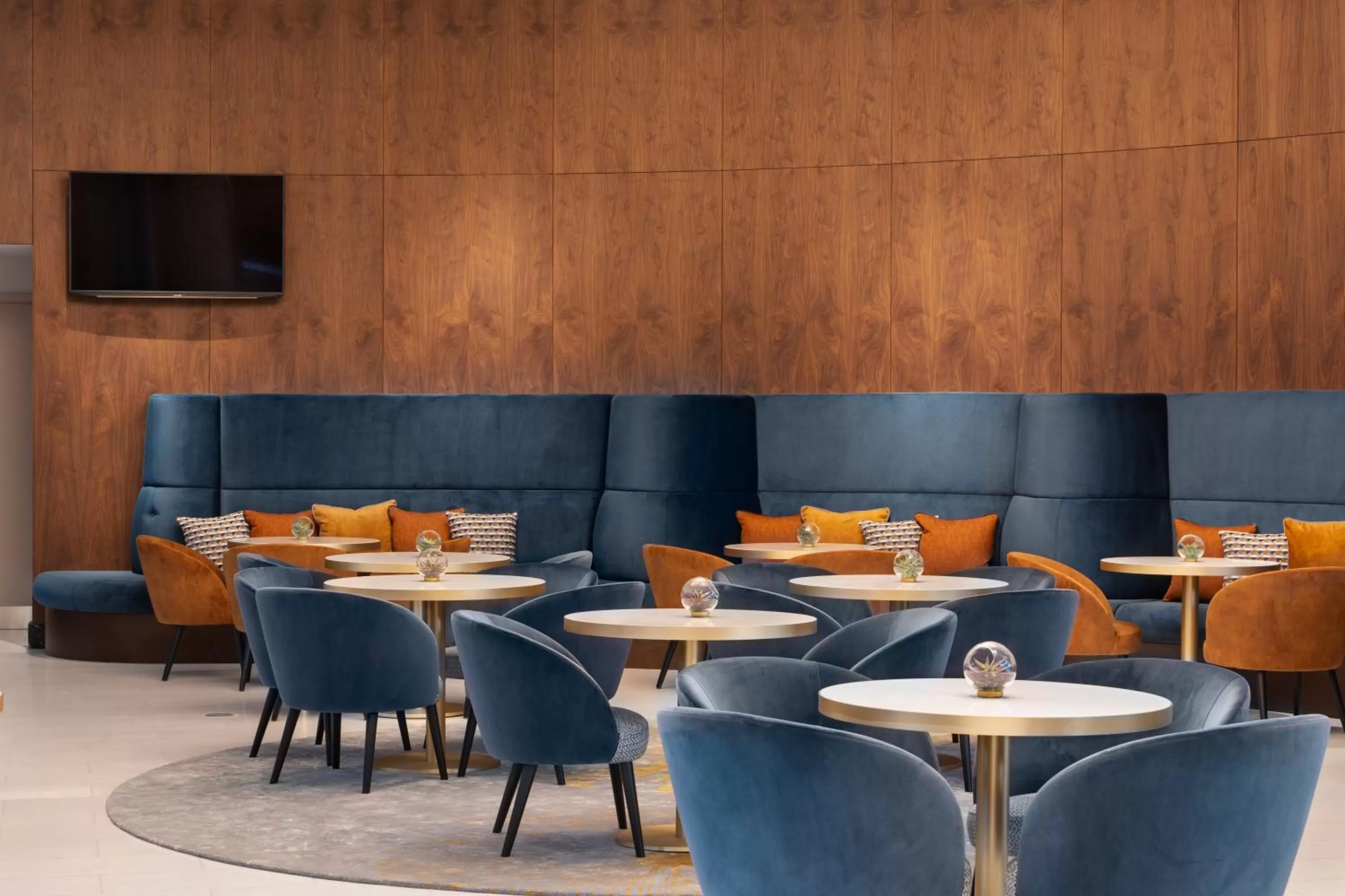 Lounge or bar in Eurostars Universal Lisboa