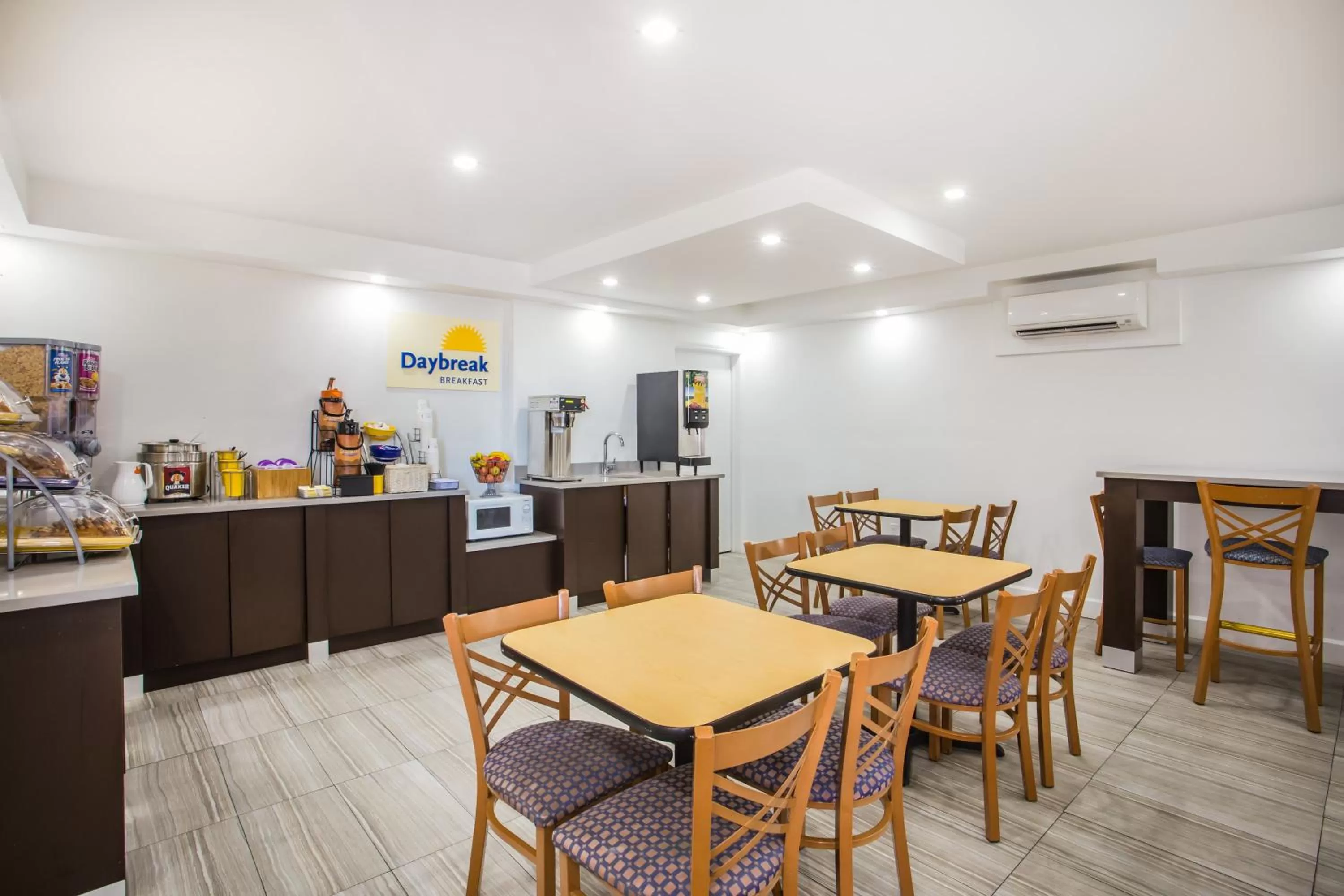 Continental breakfast in Arya Blu Inn and Suites