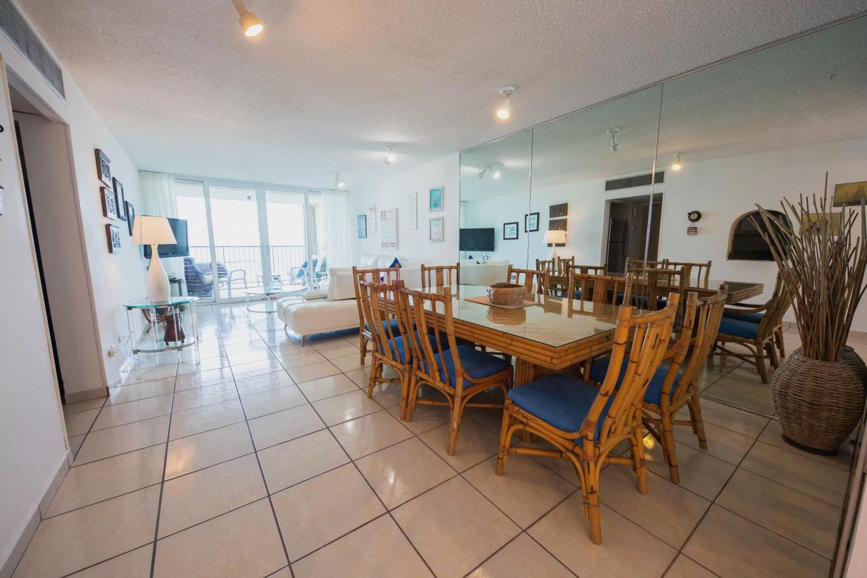 Dining area in ESJ Towers by Chana