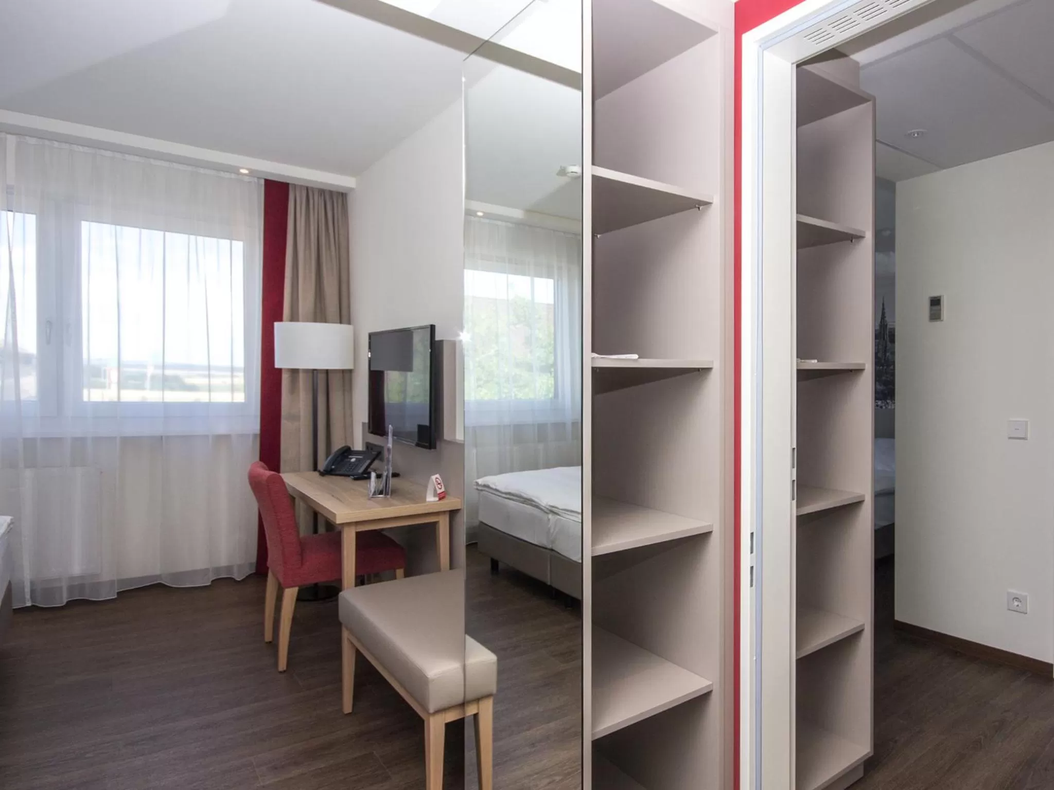 Photo of the whole room, Bed in Seligweiler Hotel & Restaurant