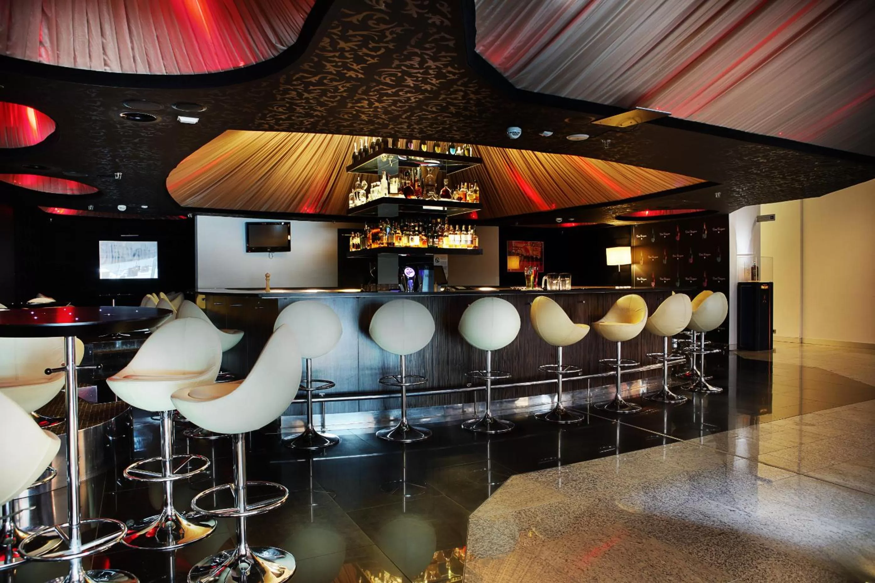 Lounge or bar in Andersia Hotel & Spa Poznan, a member of Radisson Individuals