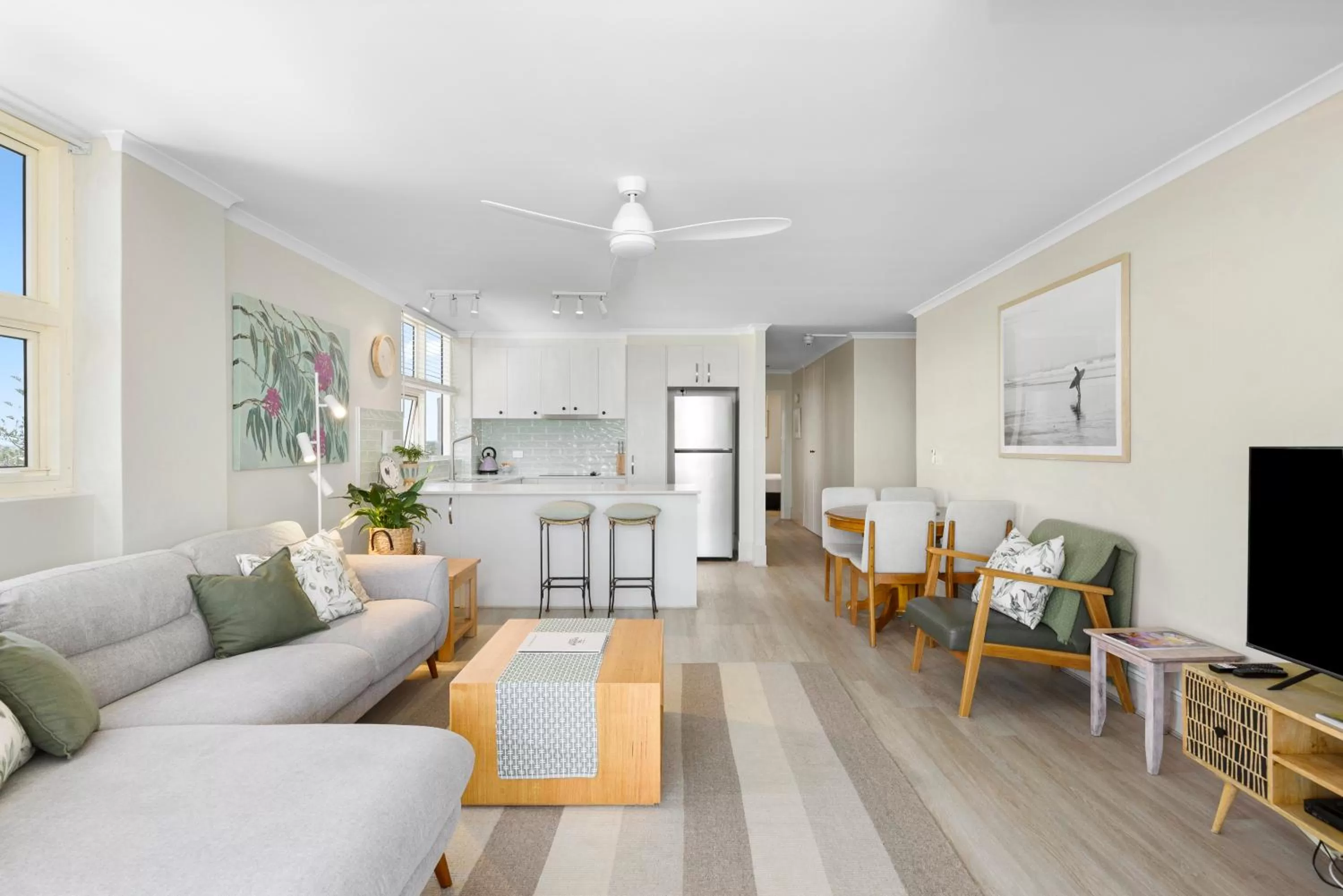 Kitchen or kitchenette in 84 The Spit Holiday Apartments