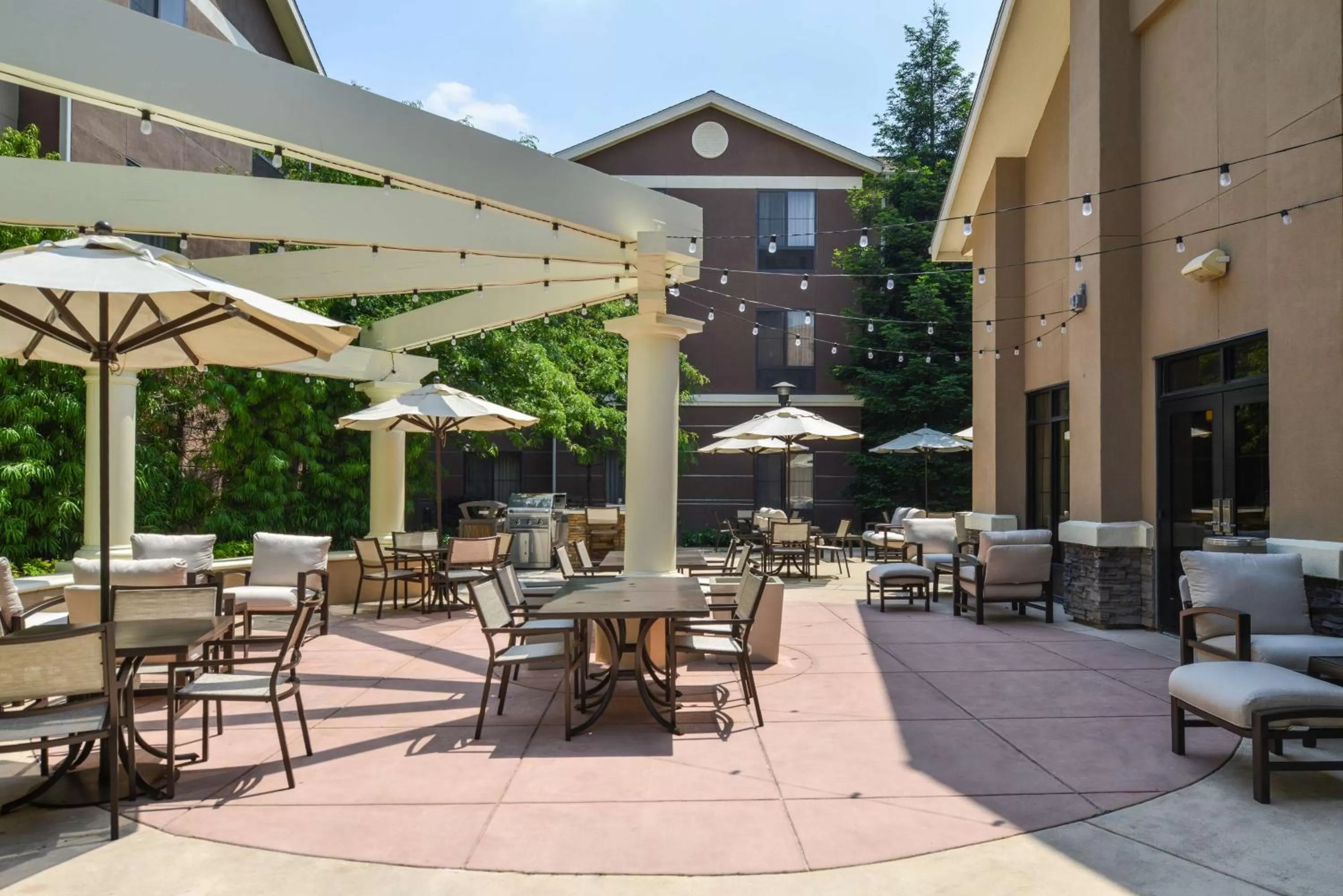 Inner courtyard view in Homewood Suites by Hilton Fresno