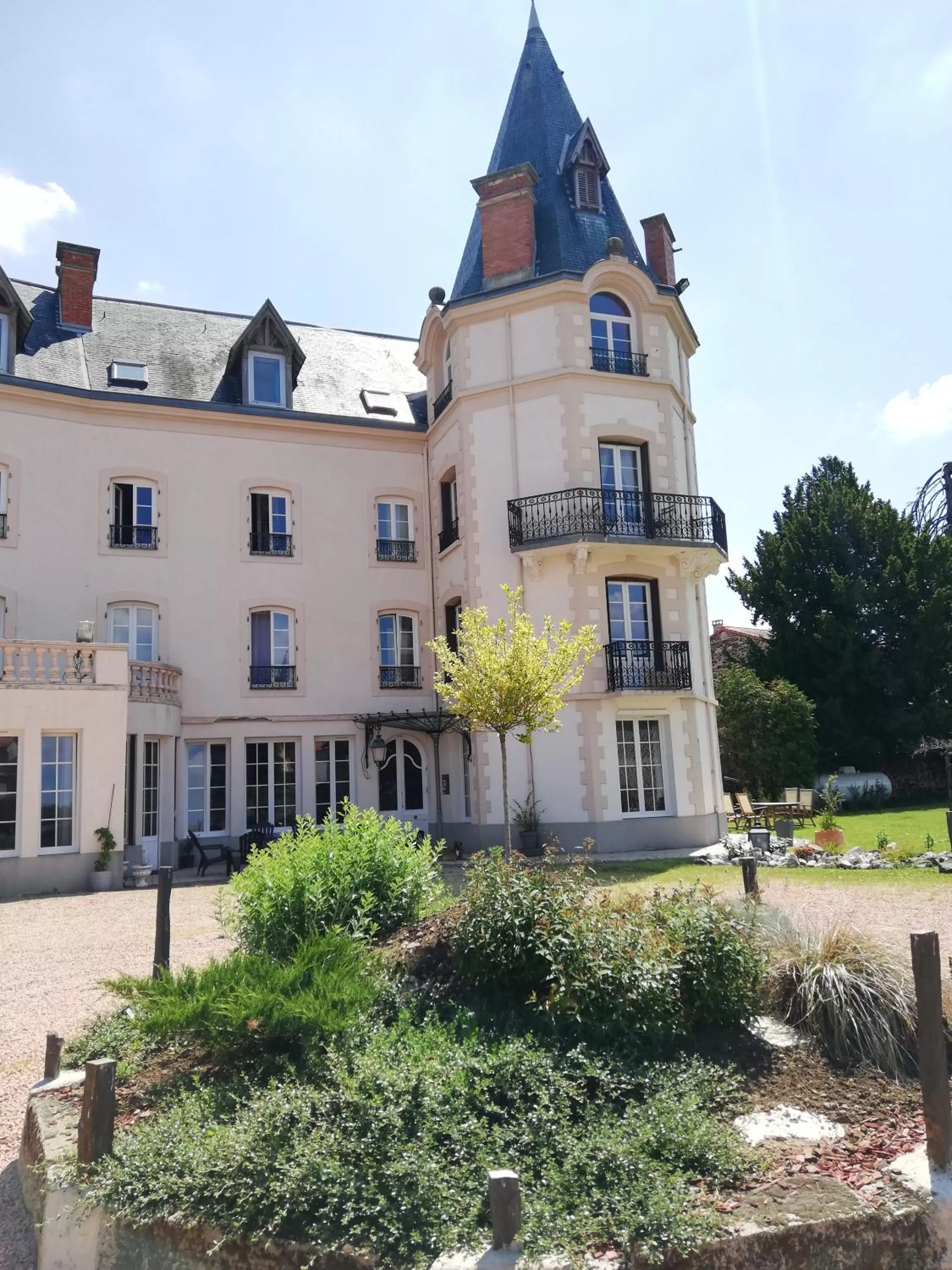 Property building in Château Les 4 Saisons