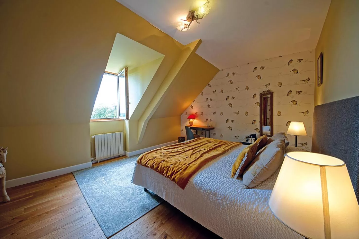 Bed in Maison de Kersalomon