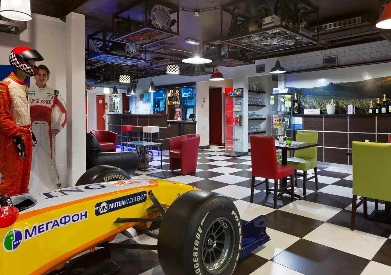 Lounge or bar in Enzo Hotels Reims Tinqueux by Kyriad Direct